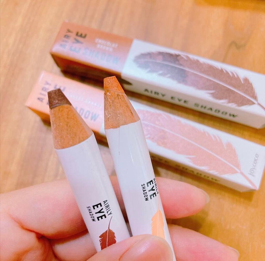 ジョイココ エアリーアイシャドウ/Joy.coco(ジョイココ)/単色アイシャドウを使ったクチコミ(2枚目)