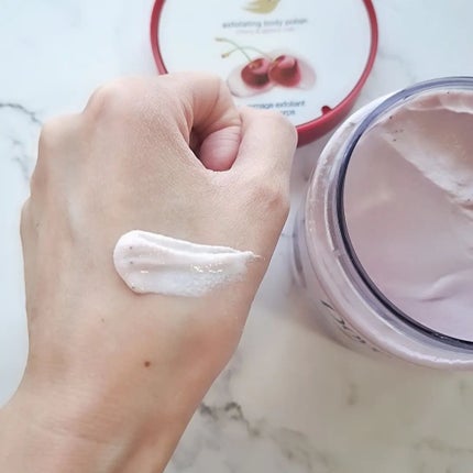 ダヴ ふわとろ クリーミースクラブ チェリー&アプリコットミルク/ダヴ/ボディスクラブを使ったクチコミ(2枚目)