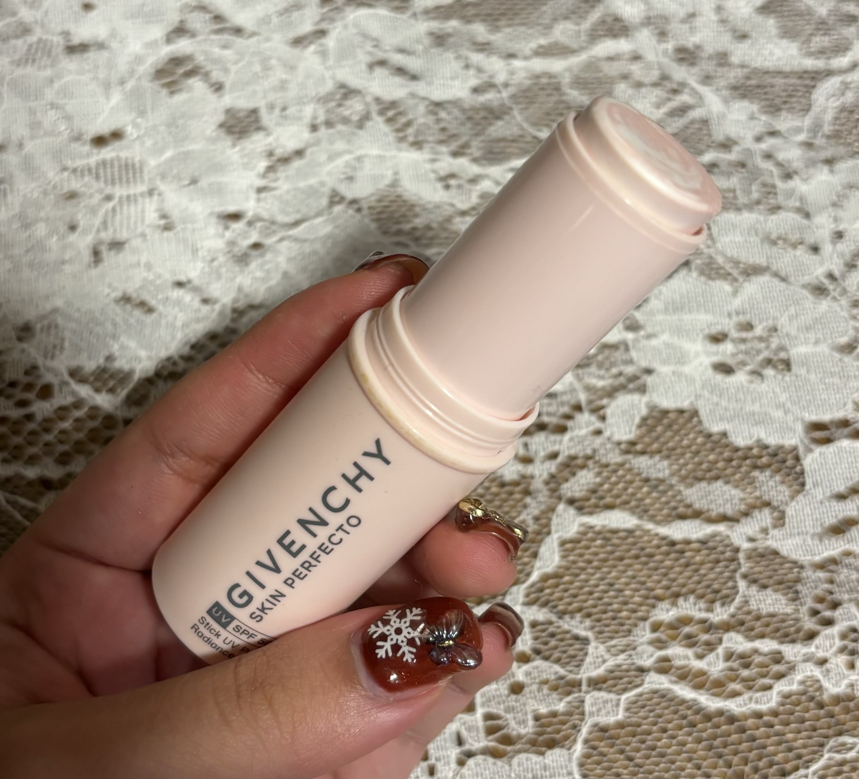 スキン PFCT UV スティック/GIVENCHY/日焼け止めスティックを使ったクチコミ（1枚目）