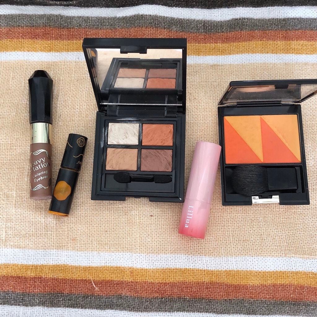 momoco on LIPS 「#今日のメイク#今日のメイクアイテムアイシャドウは#フラロッ..」(2枚目)