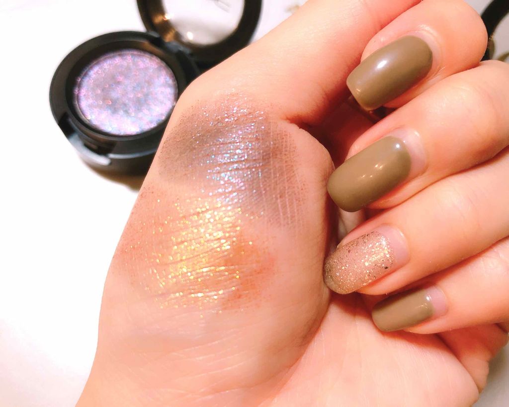 ダズルシャドウ/M・A・C/単色アイシャドウを使ったクチコミ（3枚目）