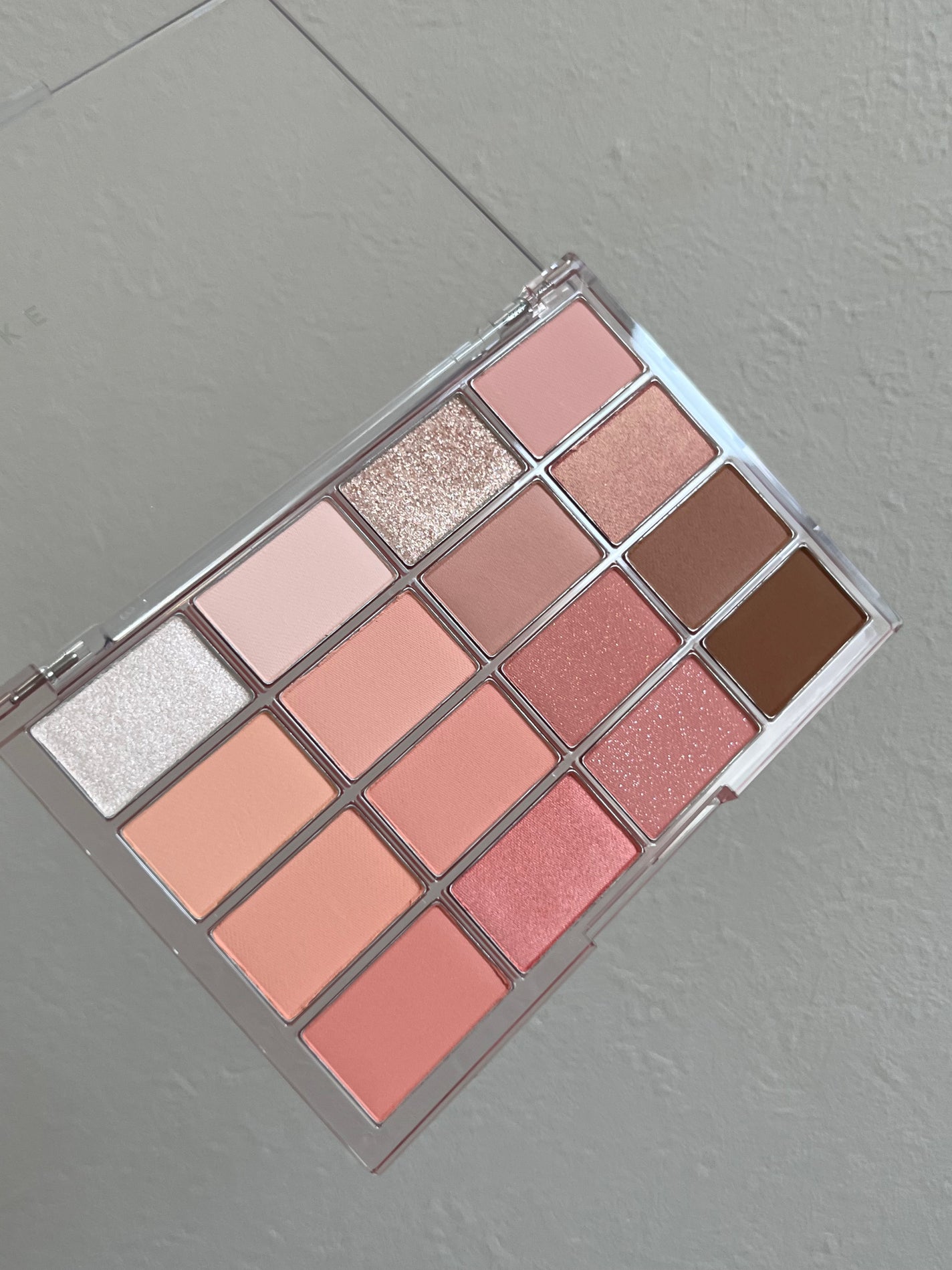 ソフトブラーリングアイパレット/wakemake/アイシャドウパレットを使ったクチコミ(2枚目)