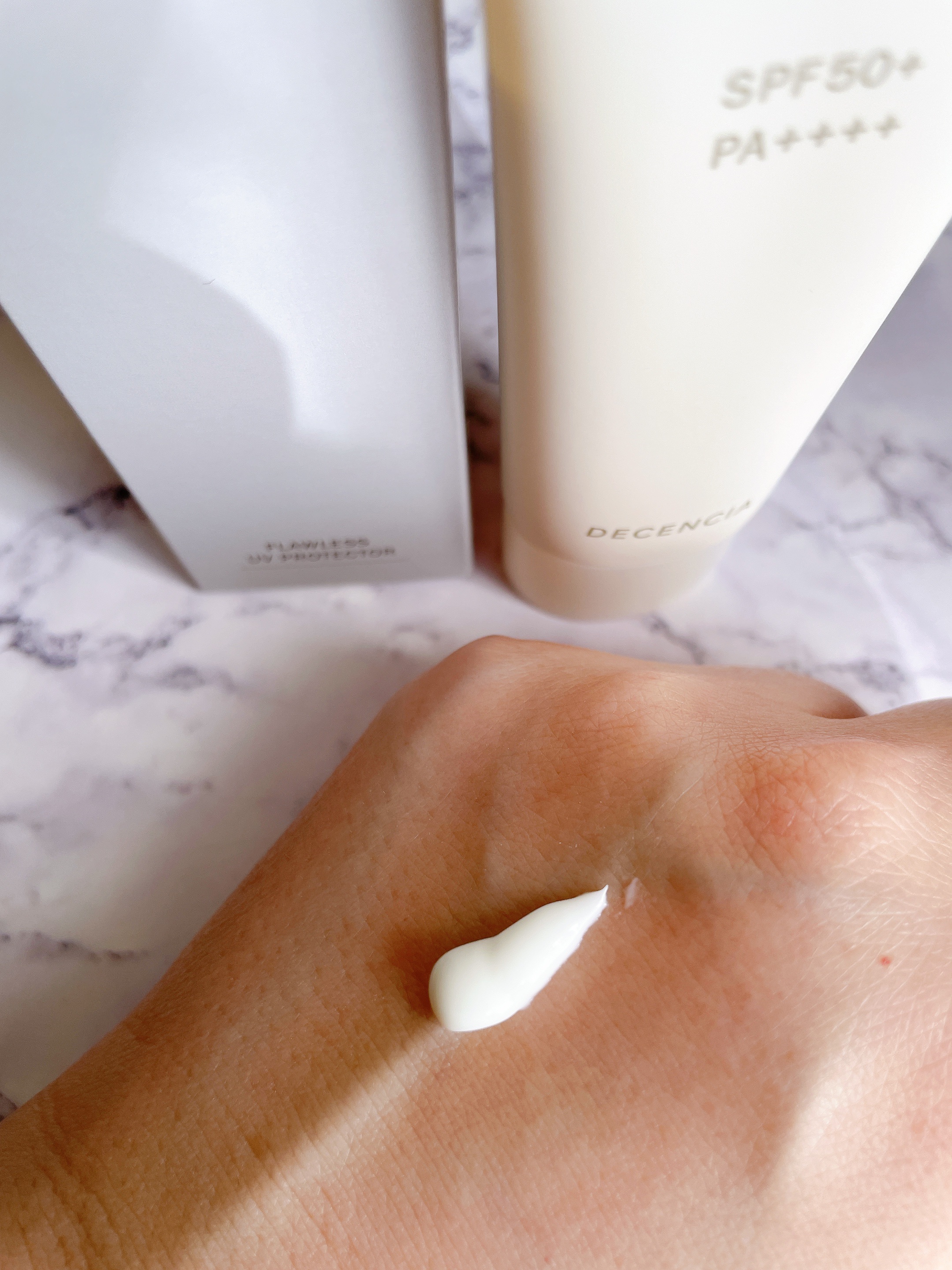DECENCIA ディセンシア フローレス UVプロテクターのクチコミ「敏感肌を考慮したフリー設計、アレルギーテスト、敏感肌の方の協力による連用テストに加えて、ディセ.....」（3枚目）