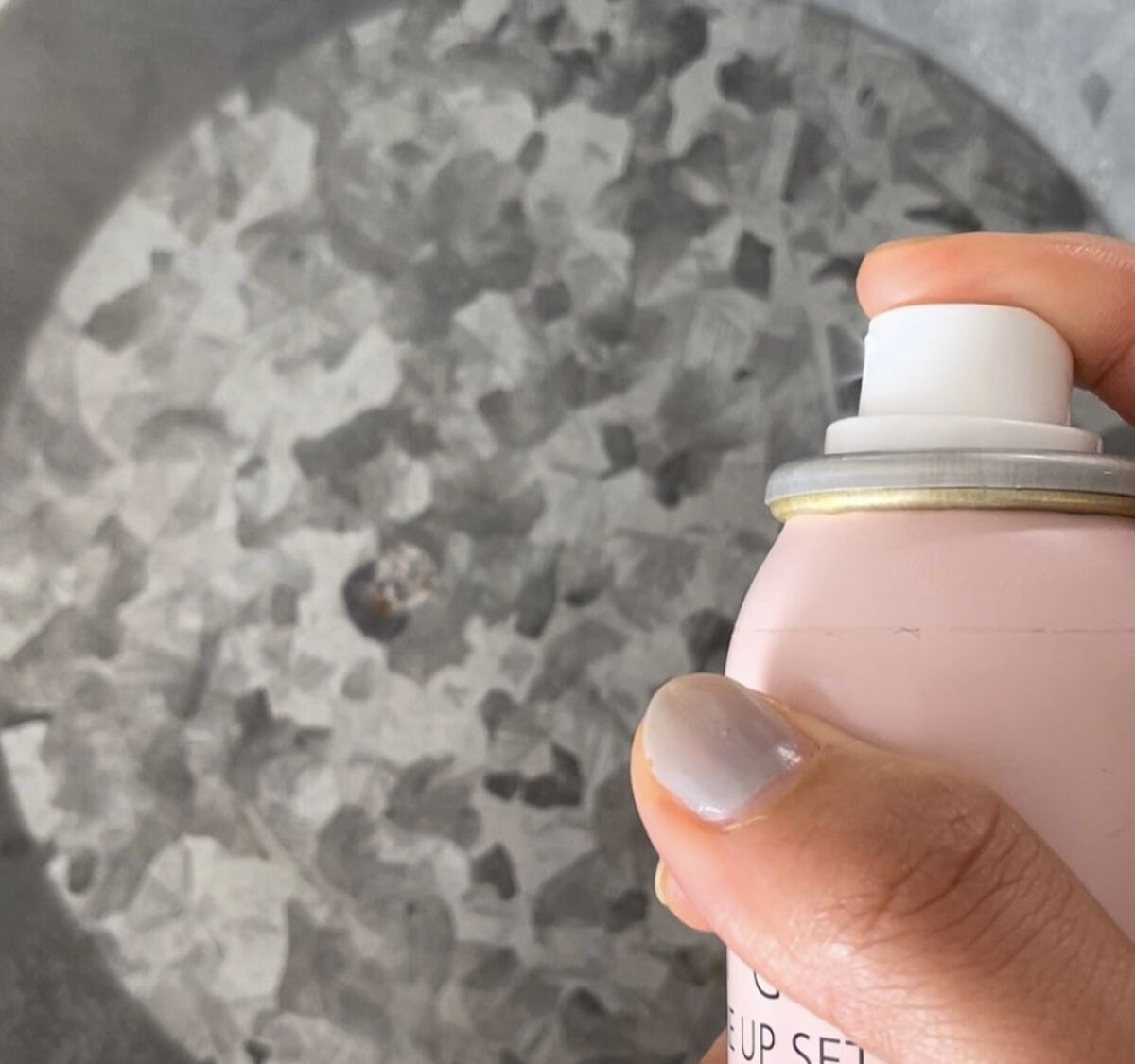 SO NATURAL オールデイタイトメイクアップ セッティングフィックスのクチコミ「⁡
メイクキープミスト
⁡
韓国旅行中にミストが必要になり、
オリーブヤングでささっと購入した.....」（2枚目）