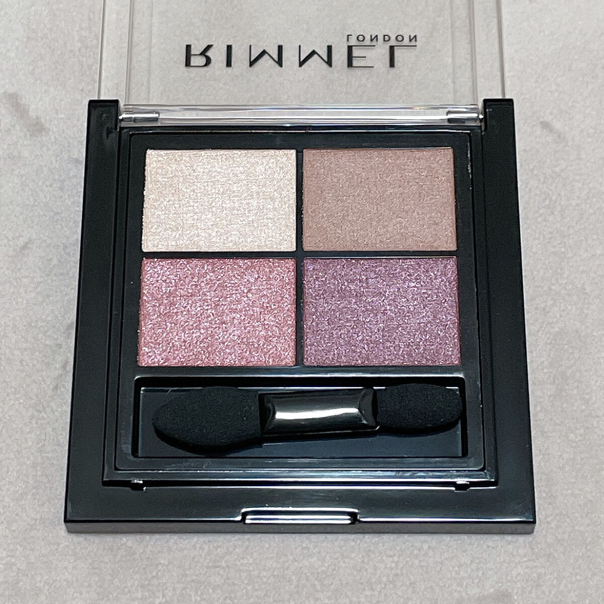 ワンダー エバー アイシャドウ 001　ロージーロマンス/リンメル ロンドン/アイシャドウパレットを使ったクチコミ（3枚目）