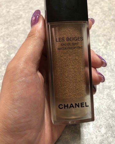 初のCHANEL☆
発売前から気になっていてタッチアップしてもらってビックリしました。
何もつけてないような軽い感じでナチュラルなんだけどお肌が綺麗に見えました。
即購入しました^ ^
ツヤも綺麗でここ