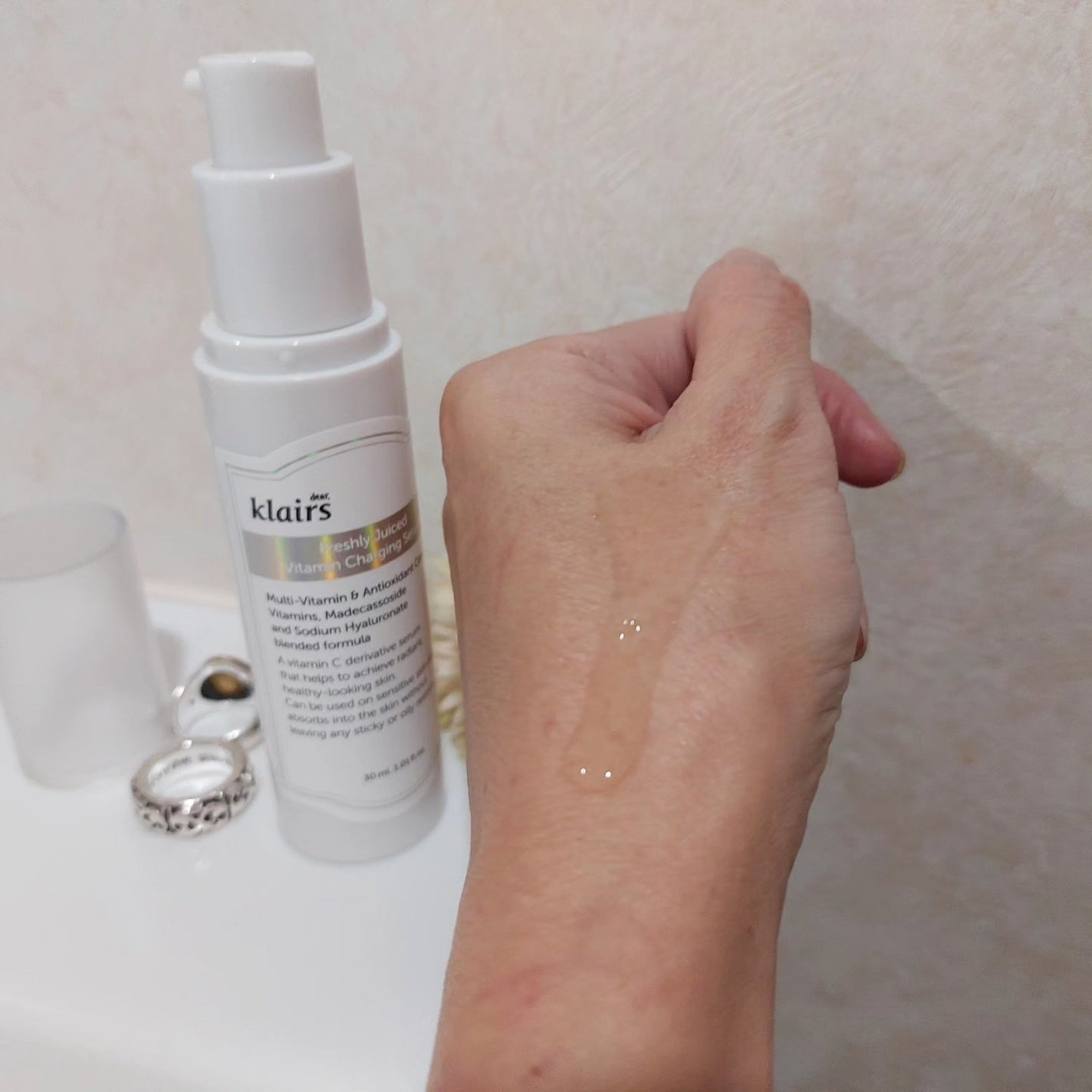 フレッシュリージュースドビタミンチャージングセラム(30ml)/Klairs/美容液を使ったクチコミ(3枚目)