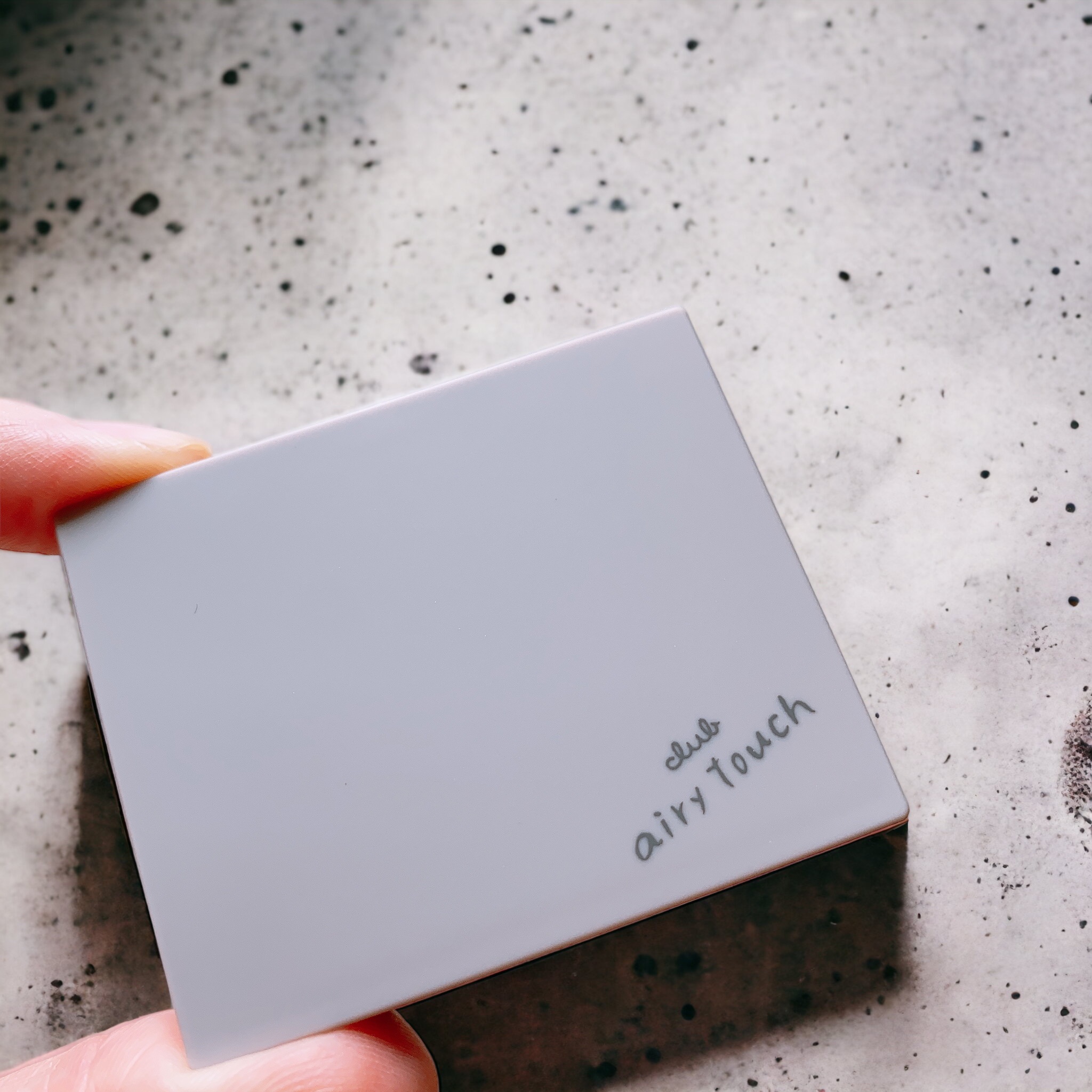 エアリータッチ デュアルニュアンサー/クラブ/パウダーハイライトを使ったクチコミ（3枚目）