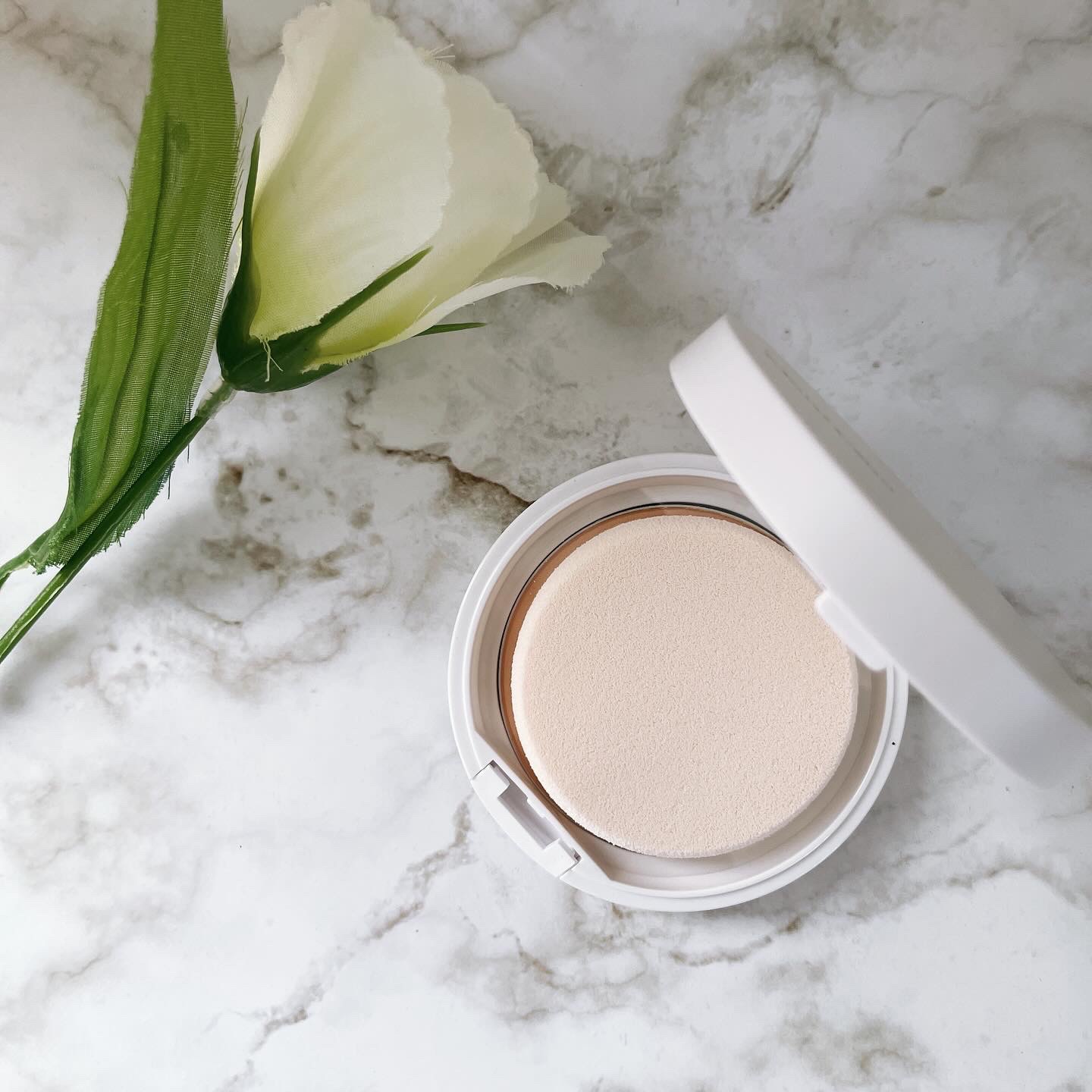 パウダレスフィットファンデーション 01 ライトオークル/Moist Labo/パウダーファンデーションを使ったクチコミ（3枚目）