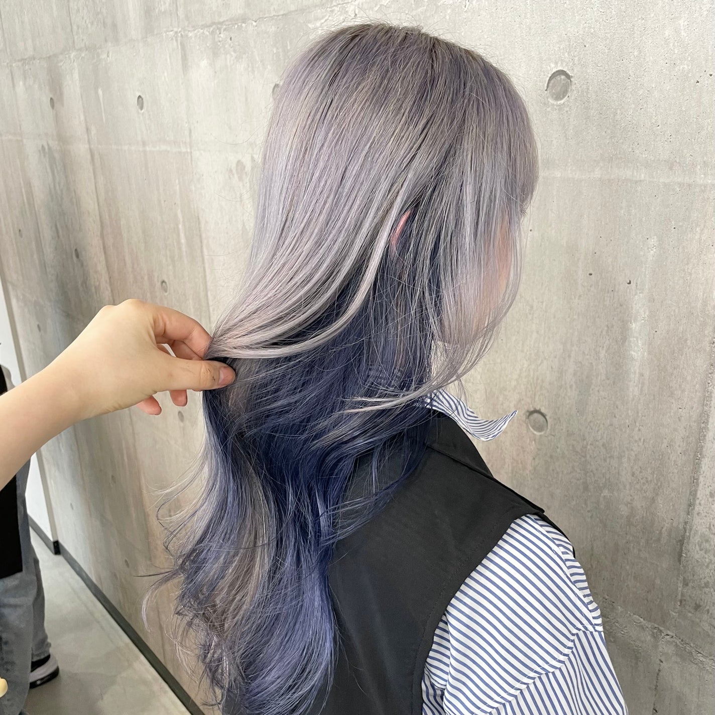 silver on LIPS 「ブルベさんにオススメ✨のダブルカラー!ブリーチ…シルバー3回~..」(3枚目)