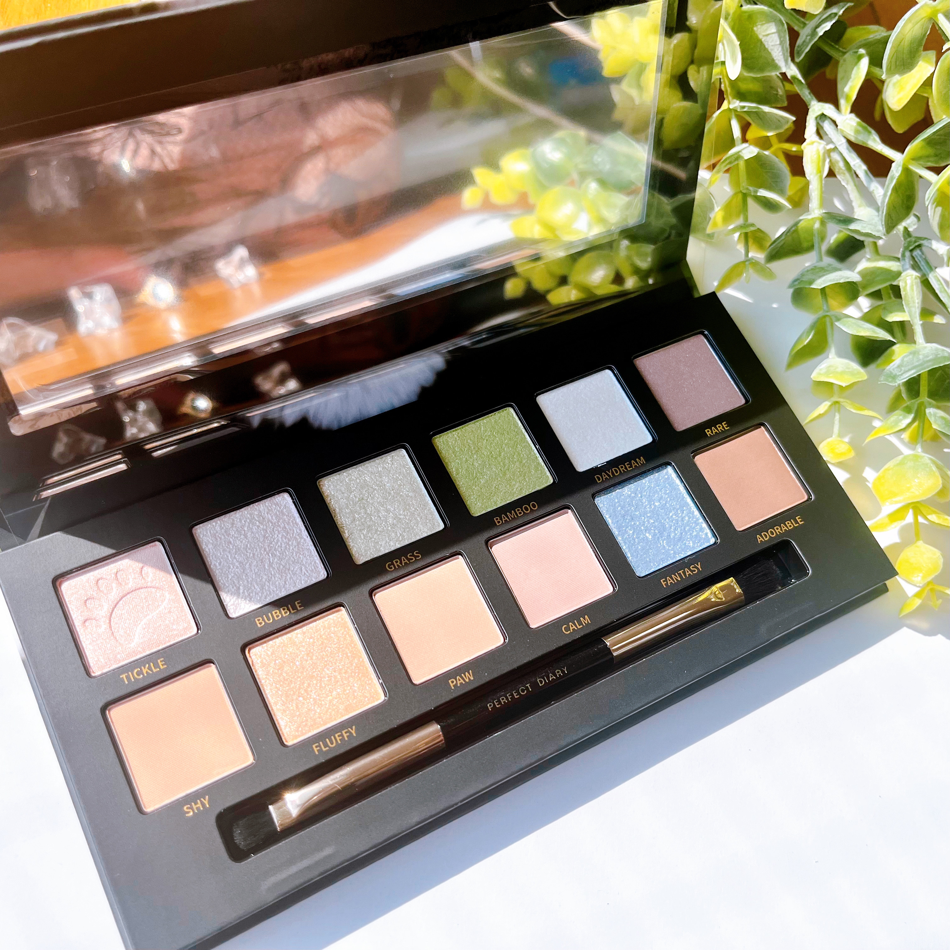 エクスプローラ12色 動物アイシャドウパレット/PERFECT DIARY/アイシャドウパレットを使ったクチコミ（2枚目）