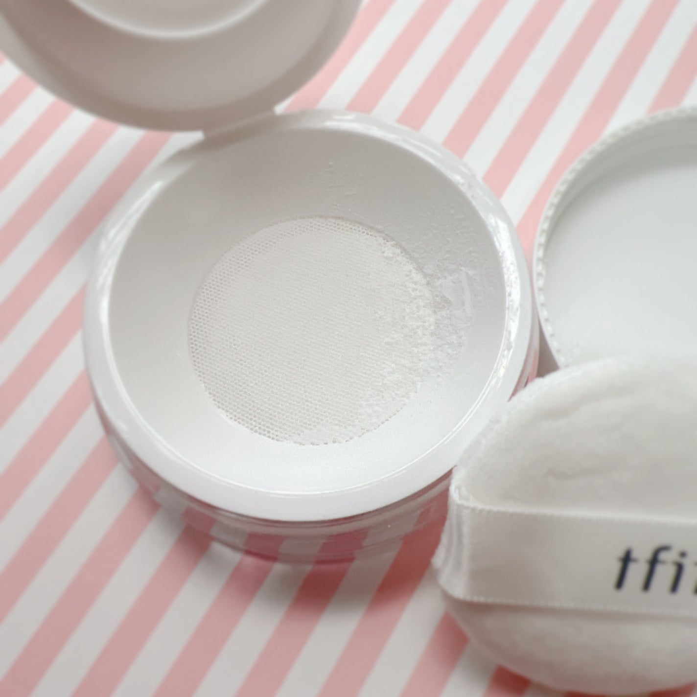 トランスルーセントセットフィニッシングパウダー/TFIT/ルースパウダーを使ったクチコミ(2枚目)