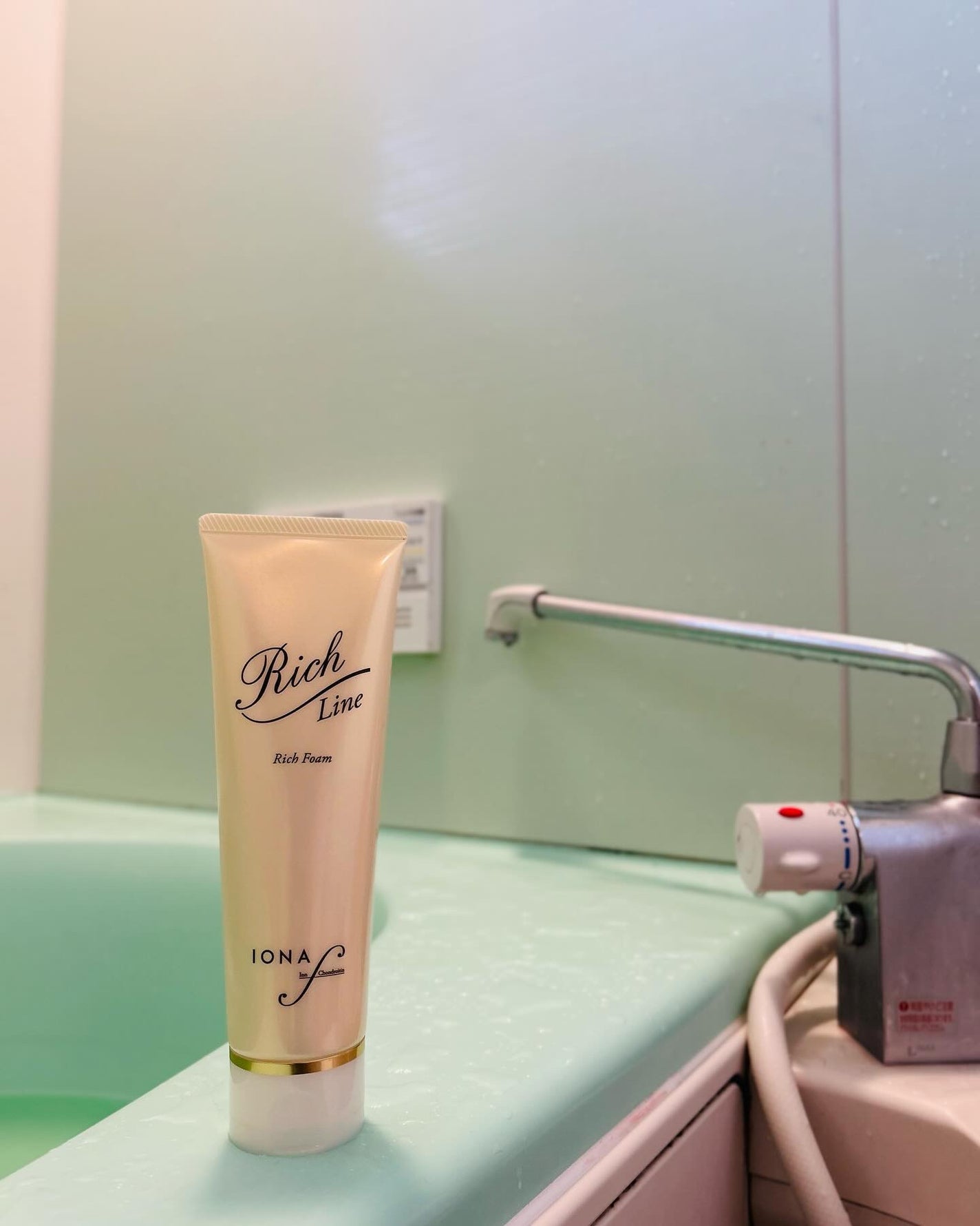 まなみ on LIPS 「イオナエフリッチフォーム豊富な保湿成分を含んだ濃密泡エイジング..」(1枚目)