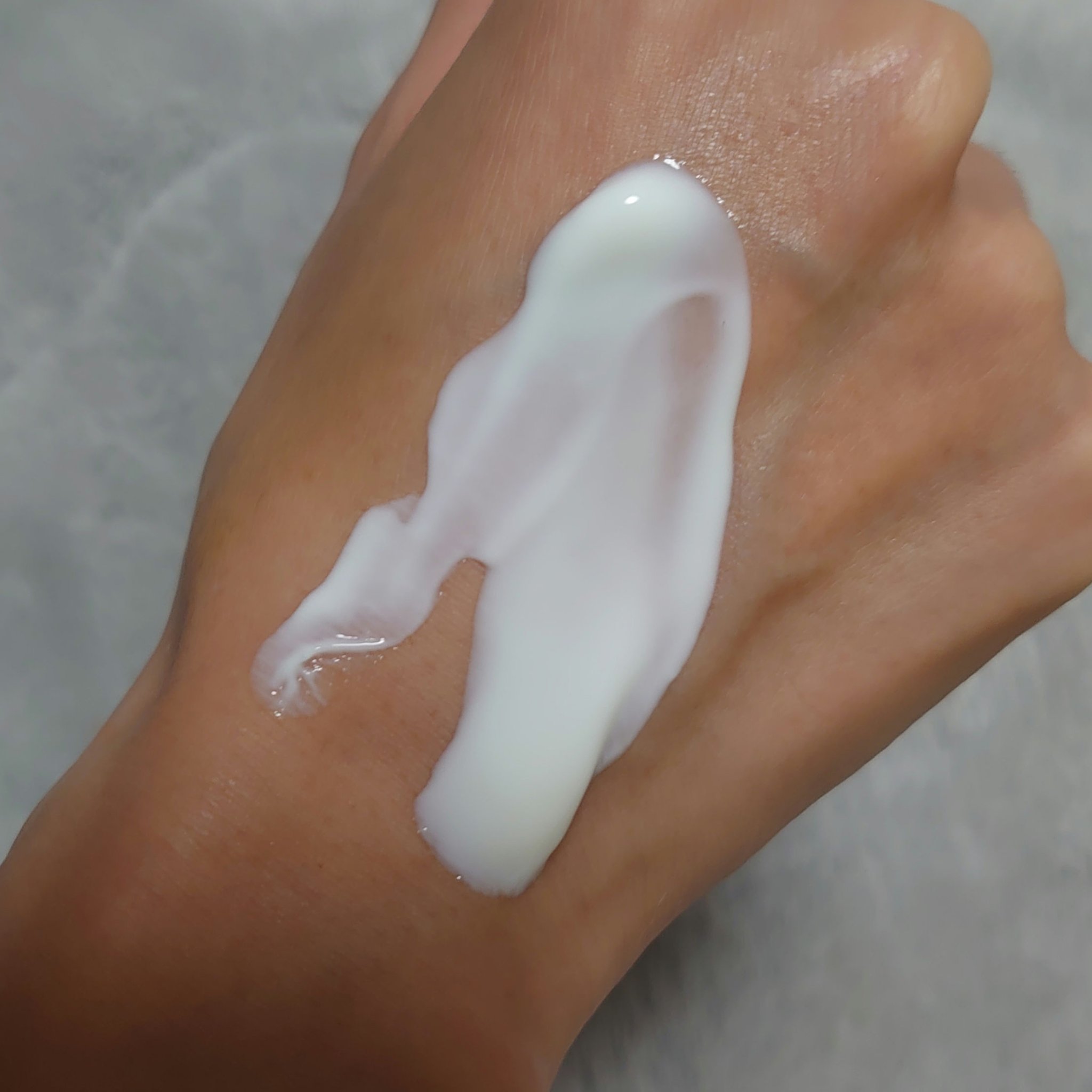 リリーフサンモイスチャライザー/HYGGEE/化粧下地を使ったクチコミ（3枚目）