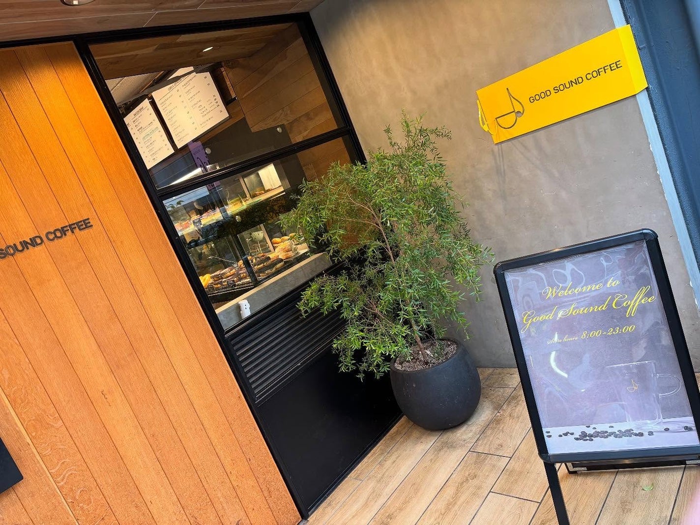 chiekotan on LIPS 「人気カフェ、GOODSOUNDCOFFEE中目黒店@goods..」(5枚目)