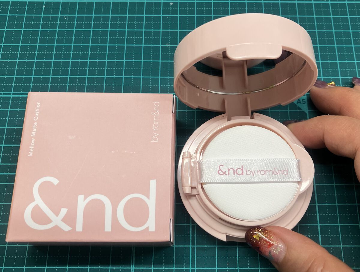 アンドバイロムアンド　メロウマットクッション BE02 ナチュラル/&nd by rom&nd/クッションファンデーションを使ったクチコミ（2枚目）