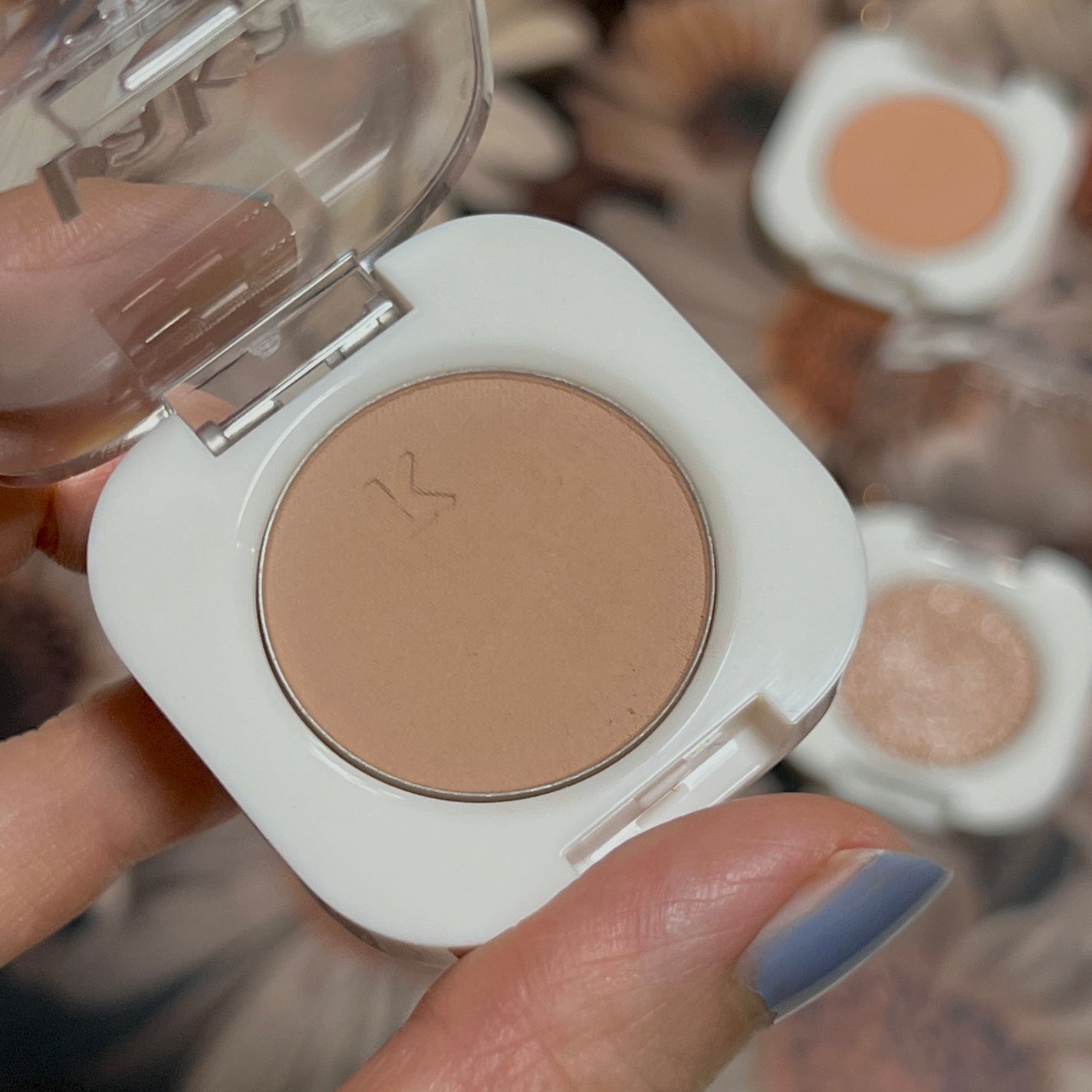 モノアイシャドウ/Laka/単色アイシャドウを使ったクチコミ(4枚目)