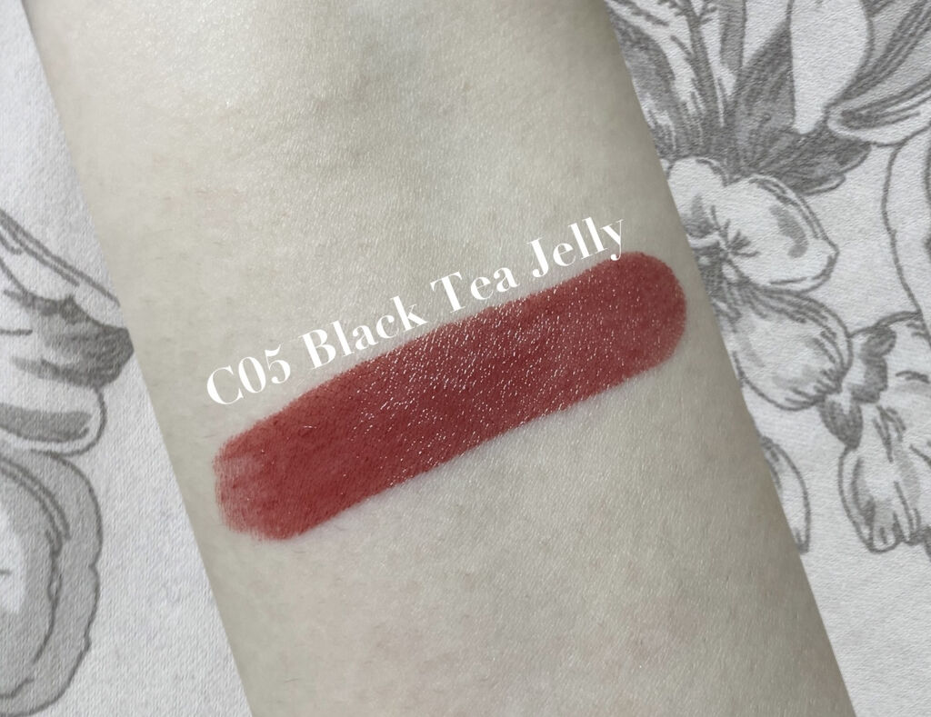 サーカスシリーズ グロッシーリップスティック  C05 Black Tea Jelly/FlowerKnows/口紅を使ったクチコミ（2枚目）