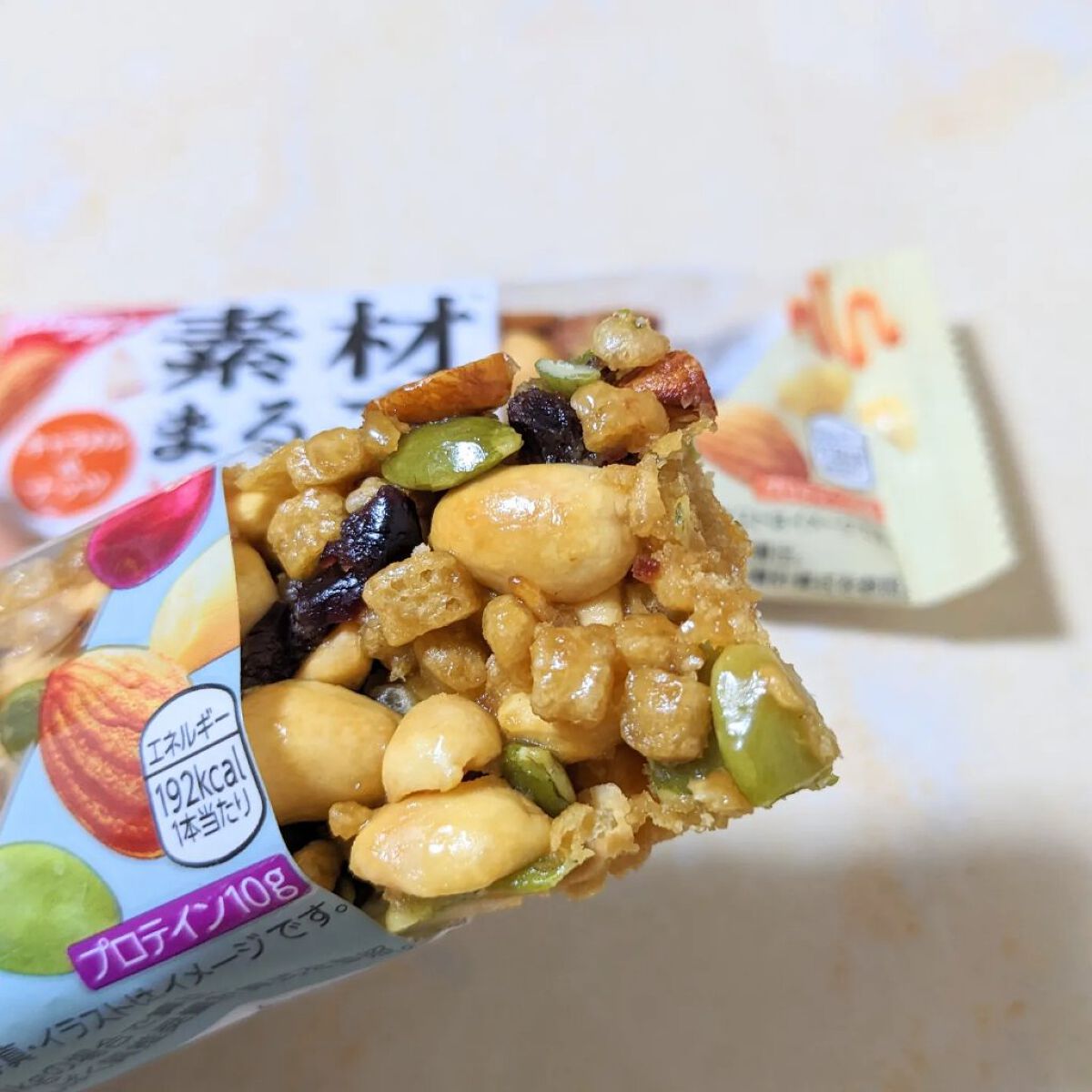 SOY PROTEIN GRANOLA BAR/ケロッグ/ソイプロテインを使ったクチコミ（2枚目）