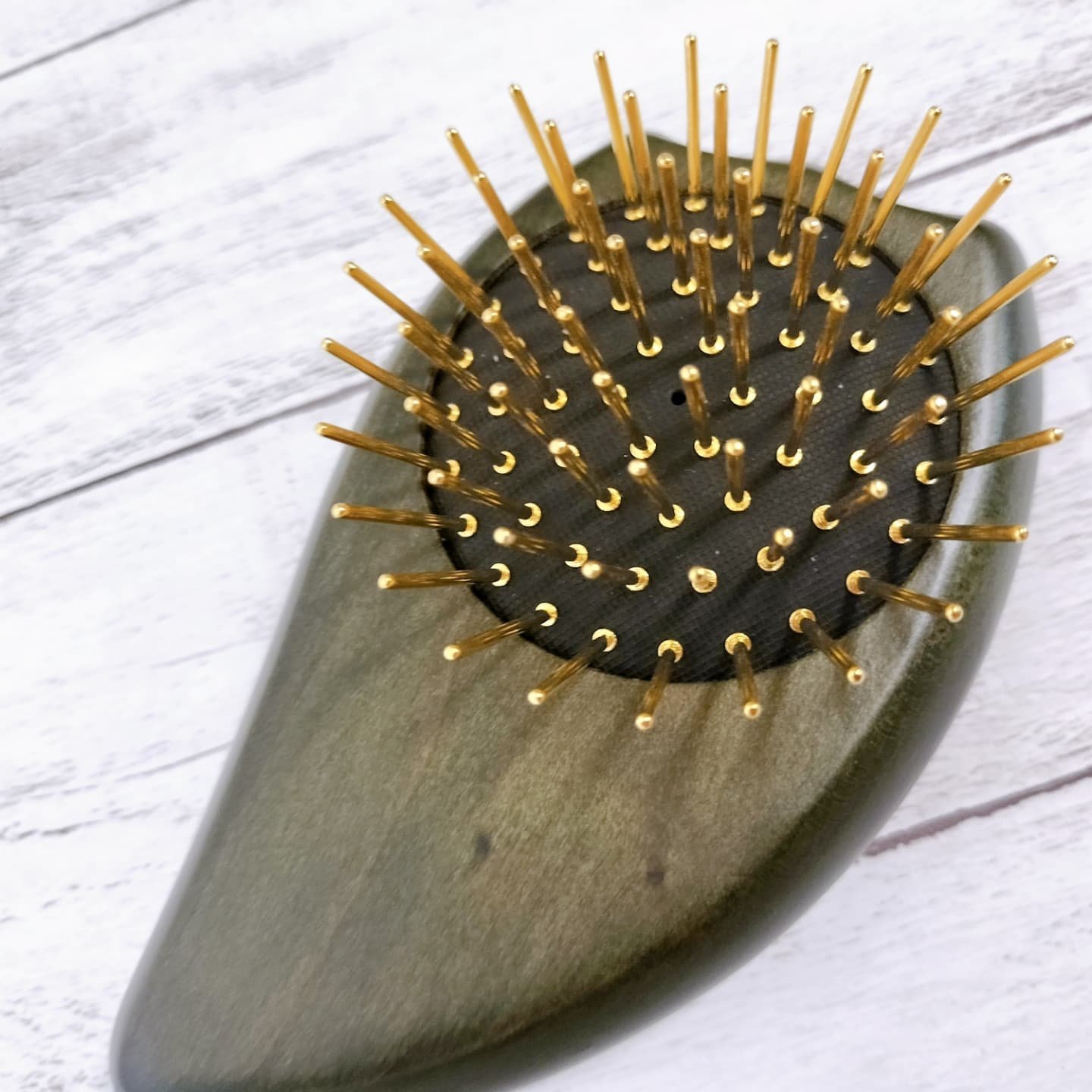 プレミアム FOX カッサ ゴースト ヘアブラシ ブラック/SNOW FOX SKINCARE/ヘアブラシを使ったクチコミ（2枚目）