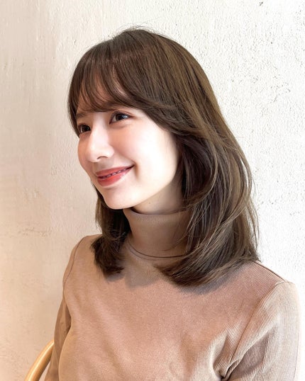 HARUNA on LIPS 「おしゃれなミディアムレイヤーカット💇🏼♀️ふわっとお上品に仕..」(3枚目)