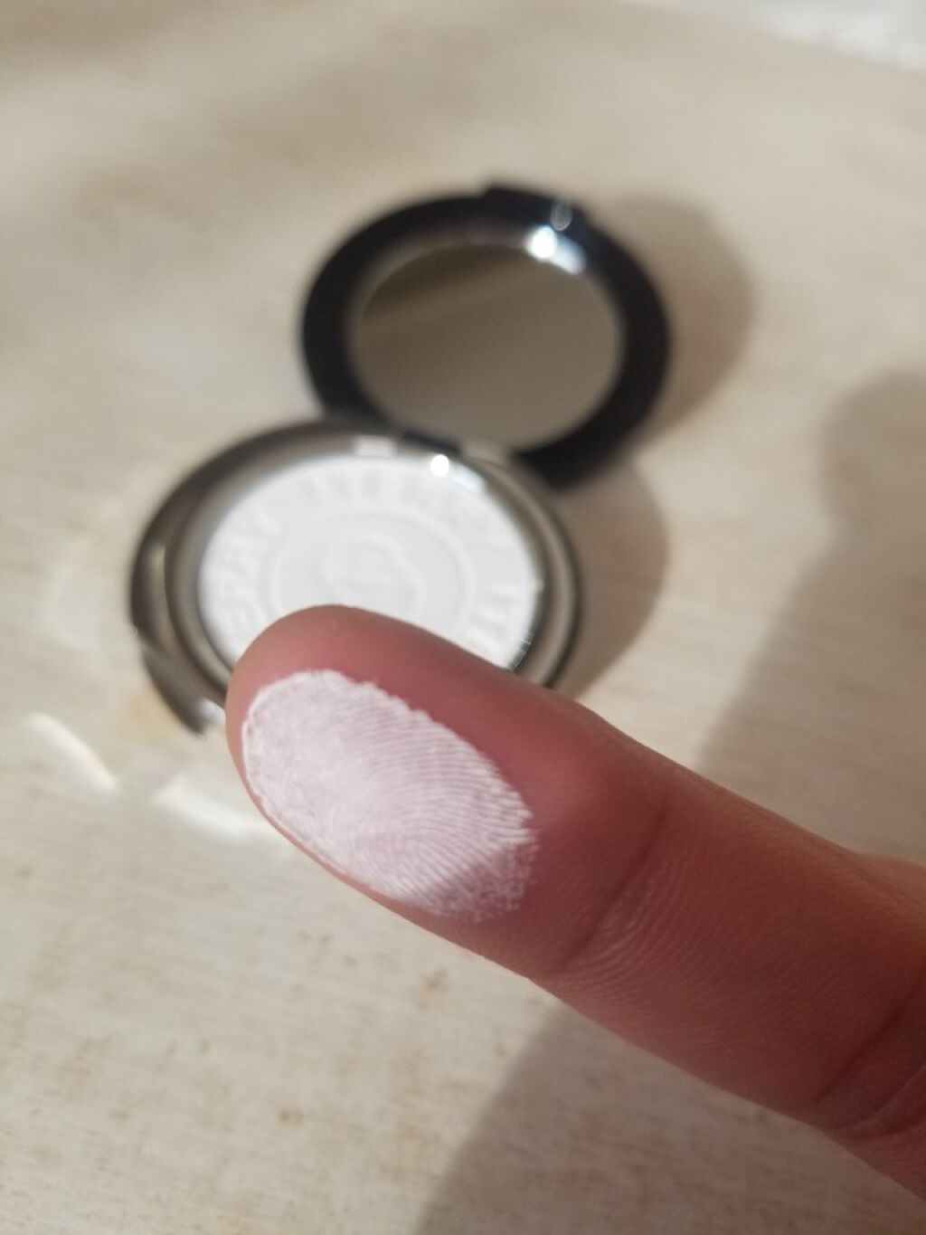 Hyaluronic Pressed Hydra-Powder/BY TERRY/プレストパウダーを使ったクチコミ（3枚目）