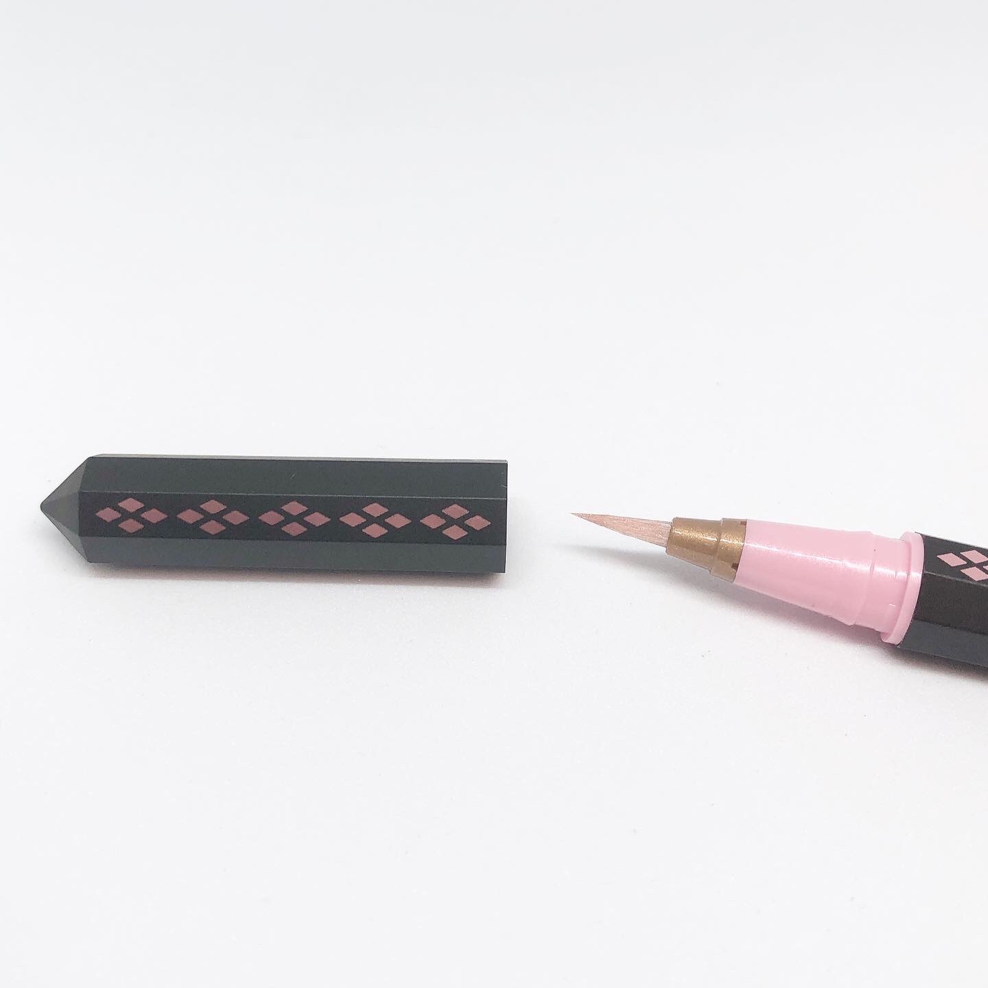 リキッドアイライナー  パールピンク(Pearl Pink)/3650/リキッドアイライナーを使ったクチコミ（2枚目）