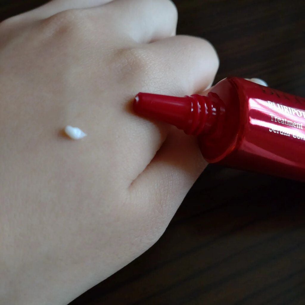 リバー on LIPS 「コスメデコルテのシワ改善美容液!最近、目元のシワにコンシーラー..」(3枚目)