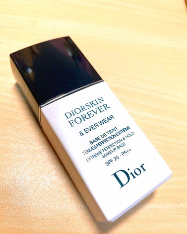 Dior ディオールスキン フォーエヴァー＆エヴァー ベース 001

ディオールのファンデーションを買う時にオススメされて一緒に買いました。
ディオールのファンデーションとはすごい相性がいいです◎

