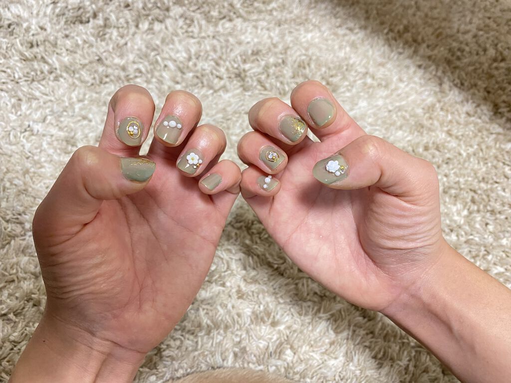 #セルフネイル,#セリアネイル,#カーキネイルのネイルデザイン