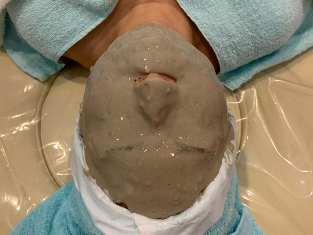 よっちゃん on LIPS 「久しぶりにエステ🎶クルクルと、イドラデルミージュネストリートメ..」(2枚目)