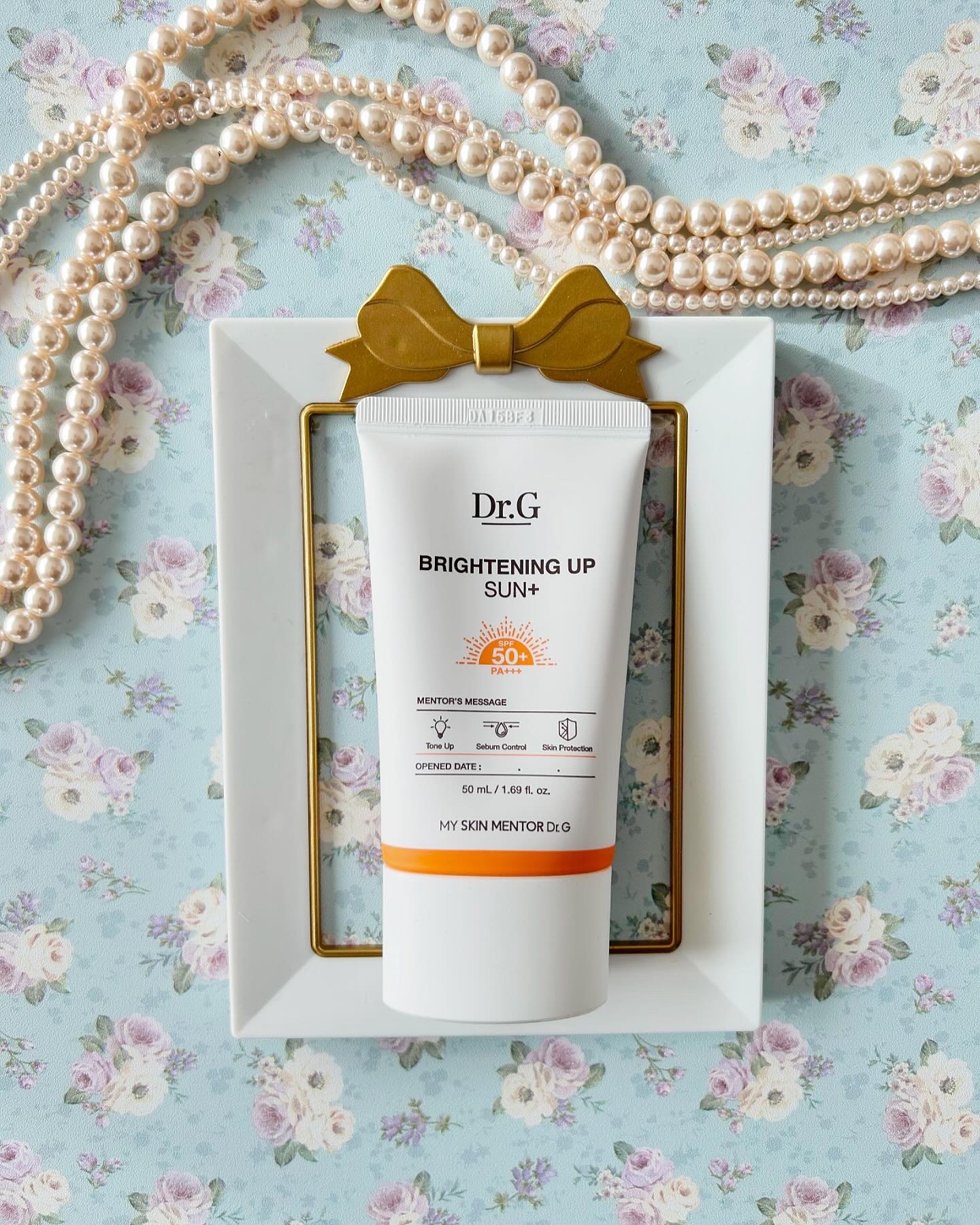 ブライトニングアップサンプラス✨✨☀️
LDKのBestbuy賞に選ばれた日焼け止め下地なんです🫡
韓国では日焼け止めといったらドクタージーと言われるほど、焼かない，肌に優しいで有名なんだとか✨

日焼け止めは秋冬こそ必要！言う人がいる程