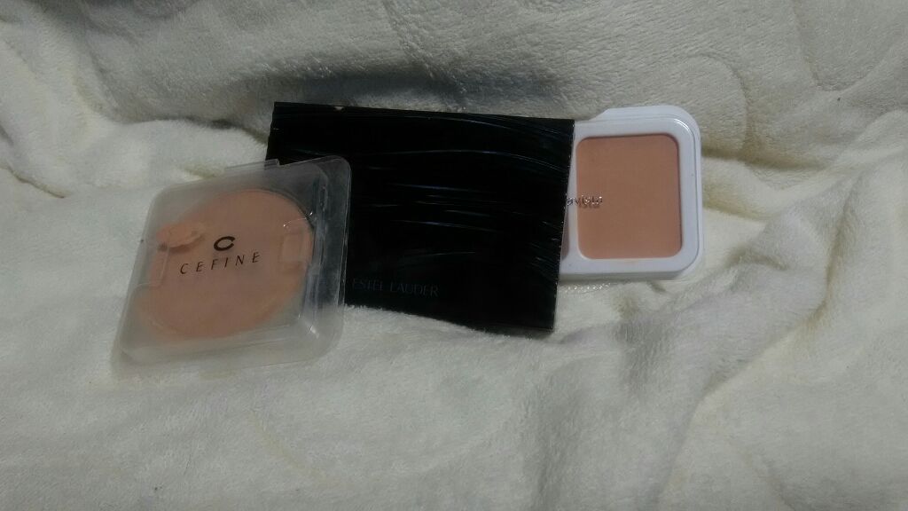 ダブル ウェア モイスチャー ステイ イン プレイス パウダー メークアップ SPF14／PA++/ESTEE LAUDER/パウダーファンデーションを使ったクチコミ（1枚目）