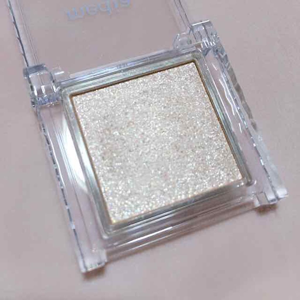 ブライトアップアイシャドウ/media/単色アイシャドウを使ったクチコミ（2枚目）