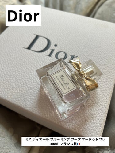 Dior

ミス ディオール ブルーミング ブーケ オードゥトワレ
30ml  フランス製🇫🇷


Diorの香水です。ミスディオールの香水は沢山持ってますがこちらは定番の香水です。花畑にいるような花の