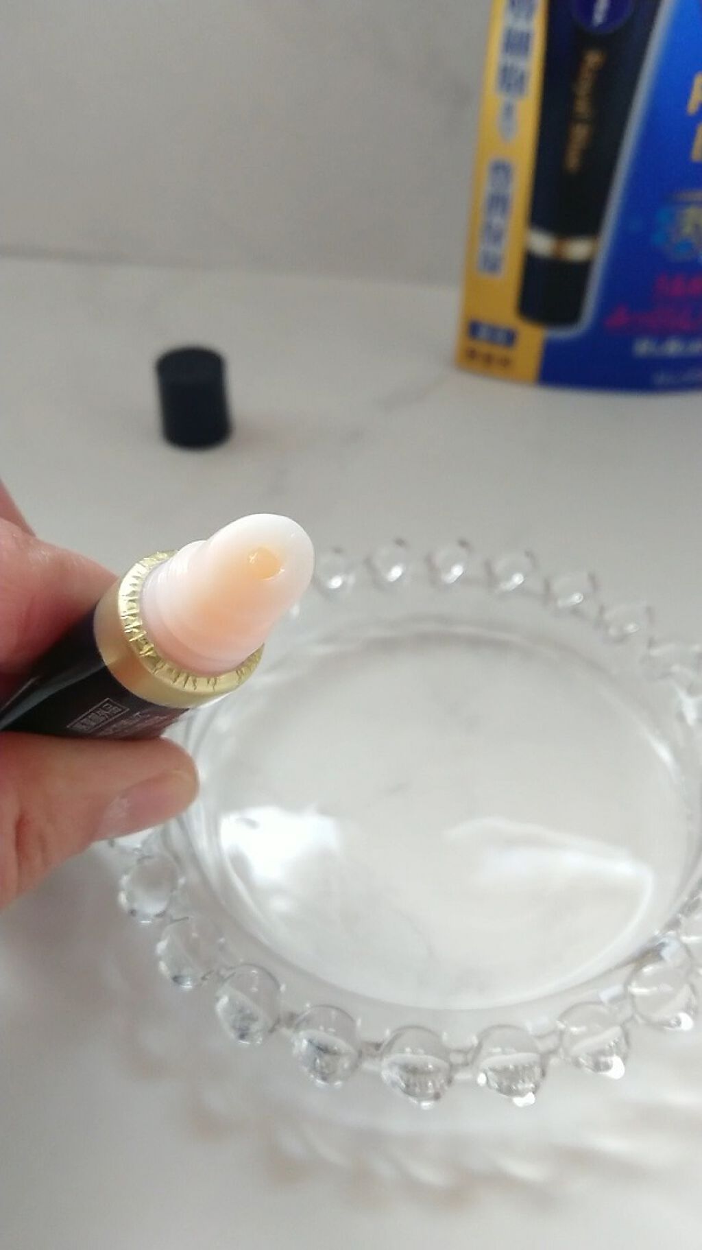 ニベア　ロイヤルブルーリップ　濃密美容ケア/ニベア/リップ美容液を使ったクチコミ（3枚目）