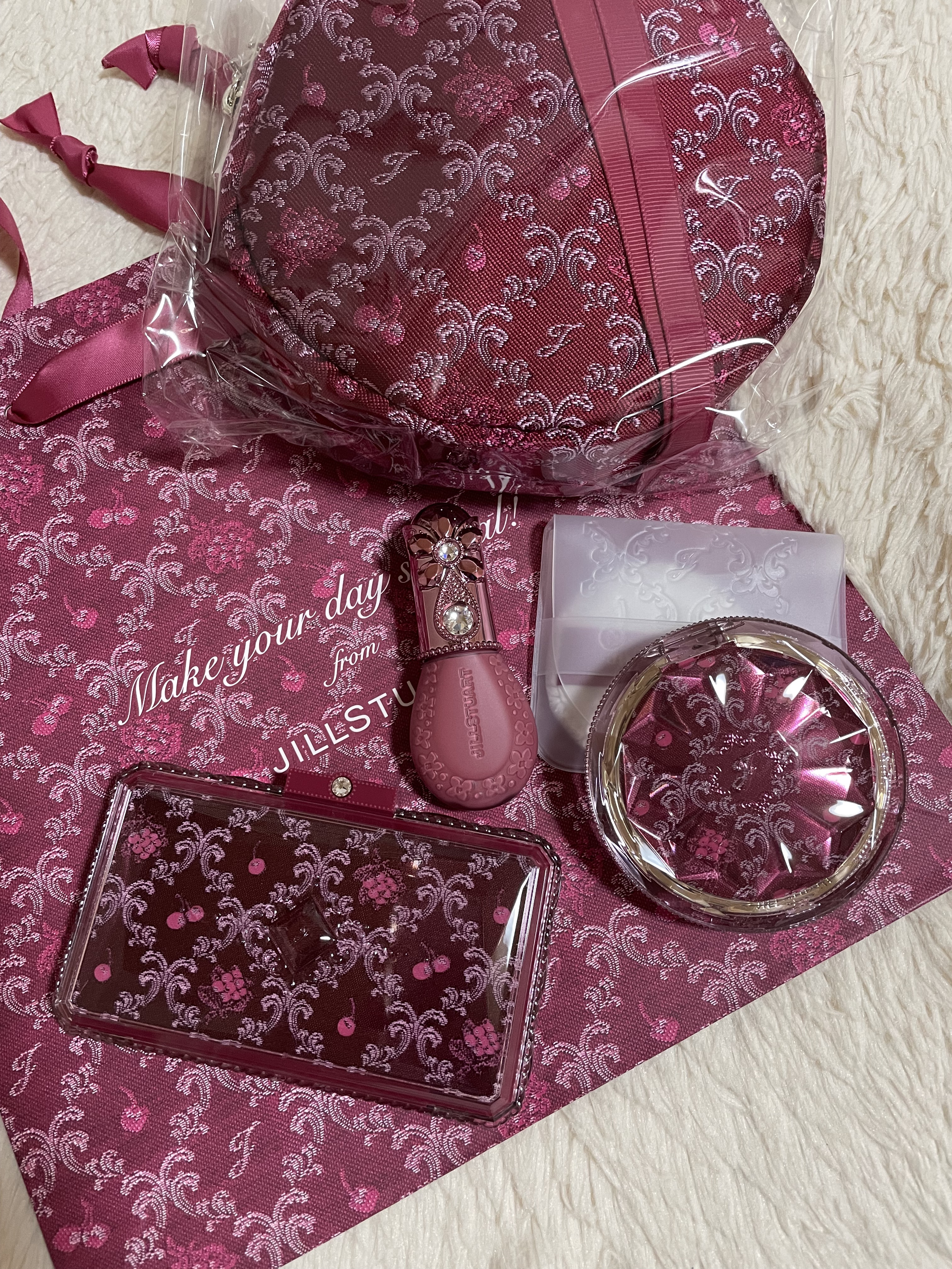 ジルスチュアート ミッドナイトチェリー コレクション/JILL STUART/メイクアップキットを使ったクチコミ（2枚目）