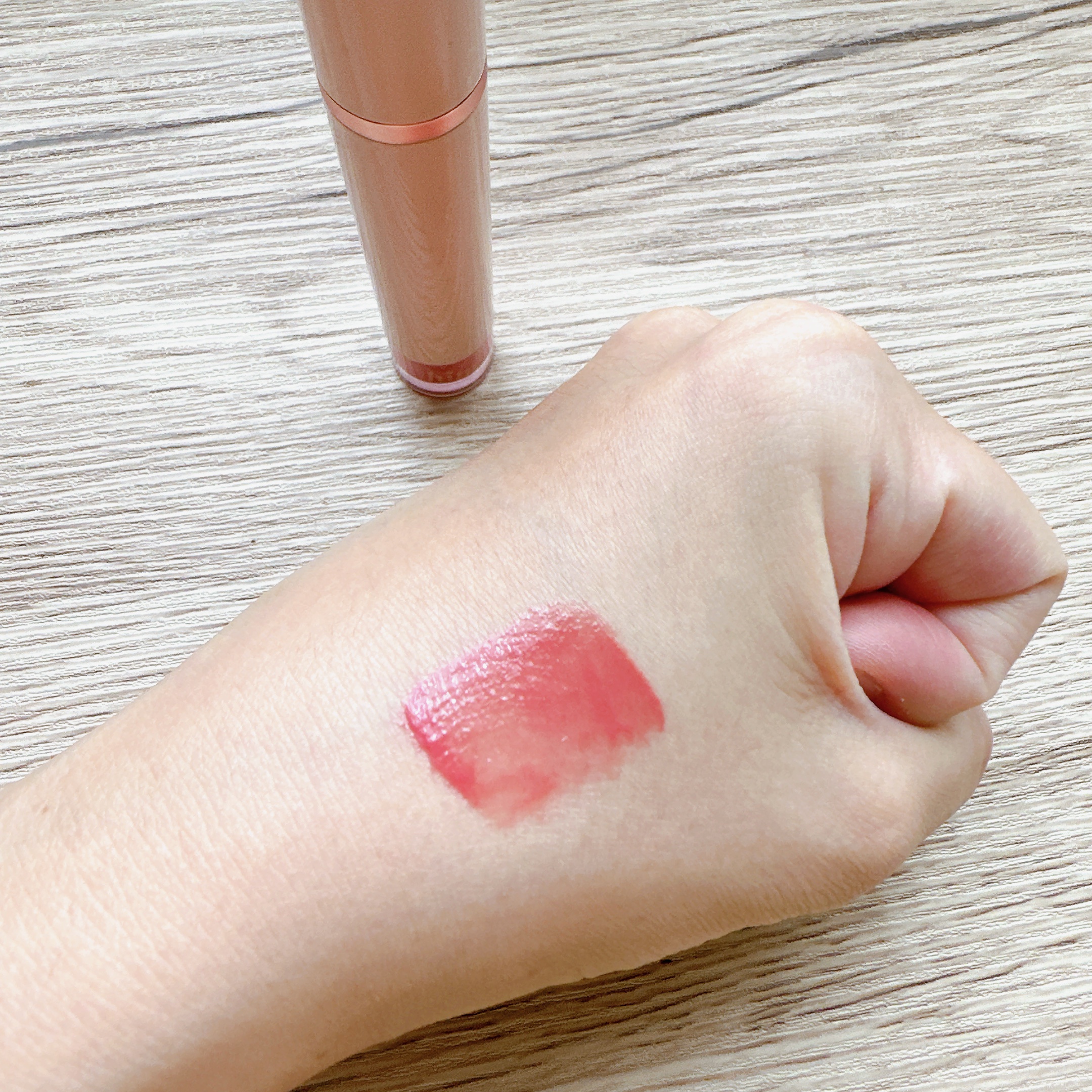 ムードインハンサーウォーターリキッドグロウ/hince/口紅を使ったクチコミ（2枚目）