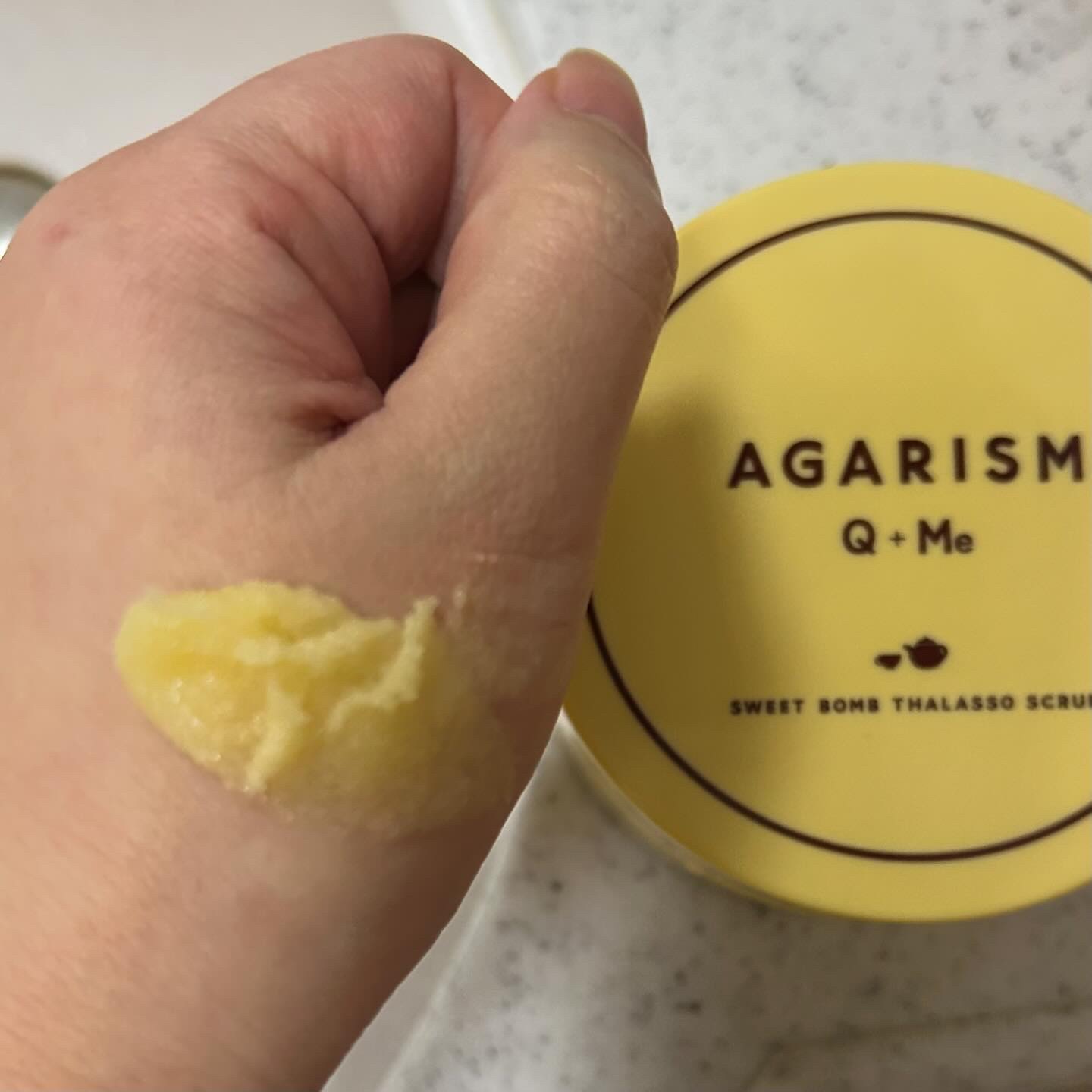 Q+Me スウィートボムタラソスクラブレモンティーの香り 180g/AGARISM/バストケア・ヒップケアを使ったクチコミ（3枚目）