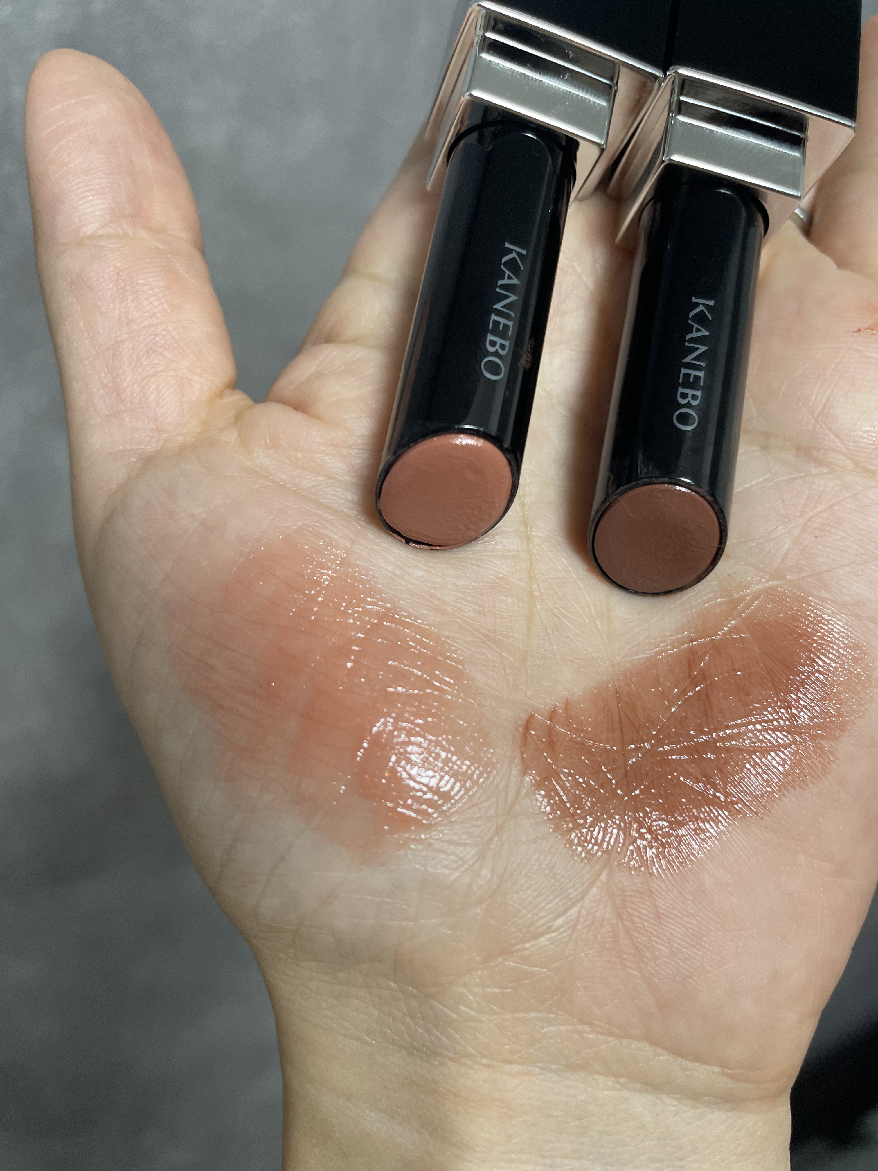 ルージュスターヴァイブラント V13 Earthy Brown/KANEBO/口紅を使ったクチコミ（2枚目）