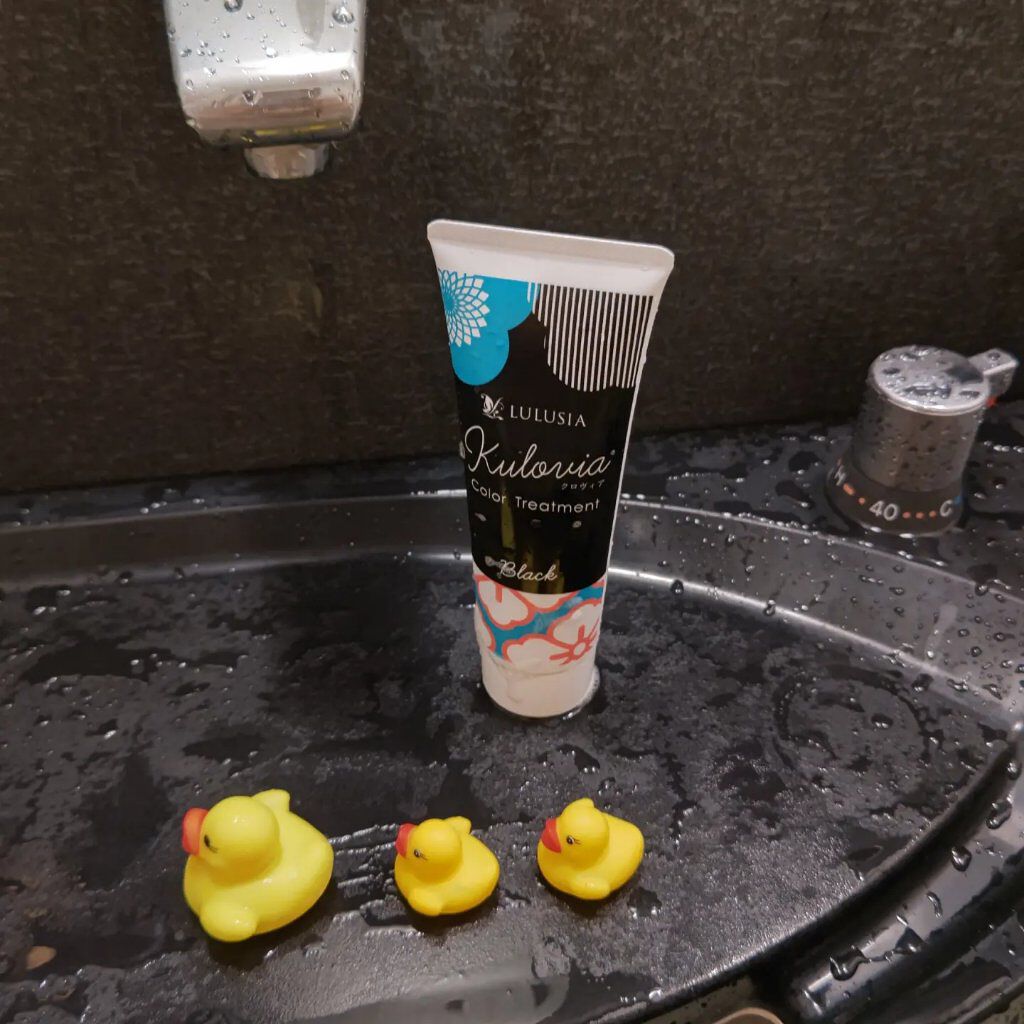 クロヴィア カラートリートメント ブラック/ルルシア/洗い流すヘアトリートメントを使ったクチコミ（3枚目）