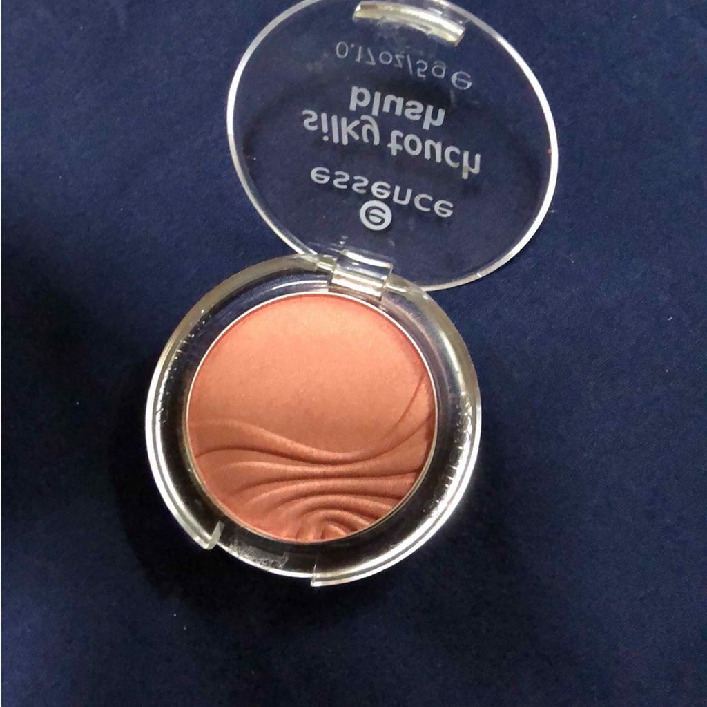 silky touch blush/essence/パウダーチークを使ったクチコミ（1枚目）