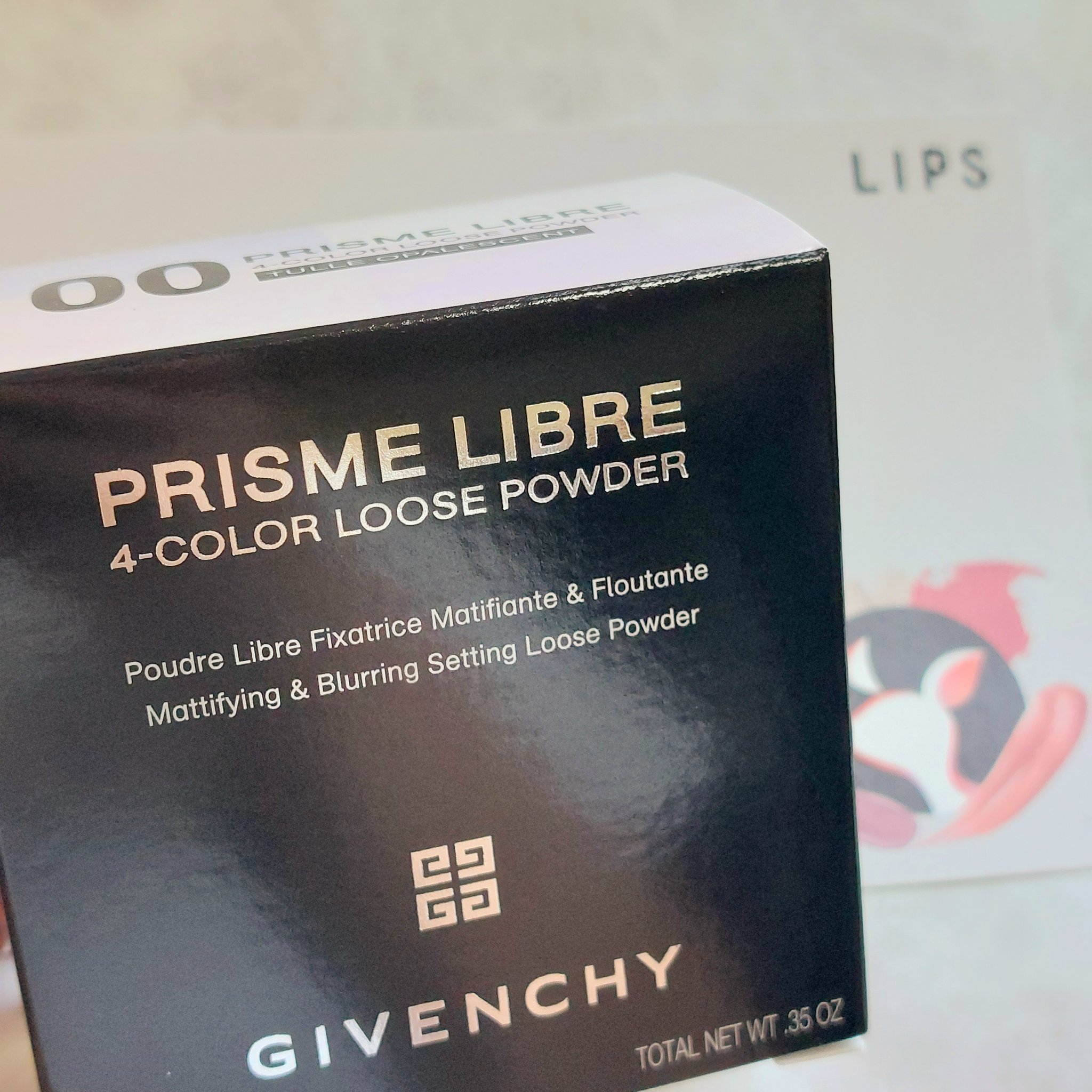ジバンシイ様、LIPS 様よりいだきました！ありがとうございます(*≧∇≦)

GIVENCHY
プリズム・リーブル
No.00 オパルセント・チュール ￥8,250

気になってたGIVENCHYのプリズム・リーブルがリニューアル✨
9/