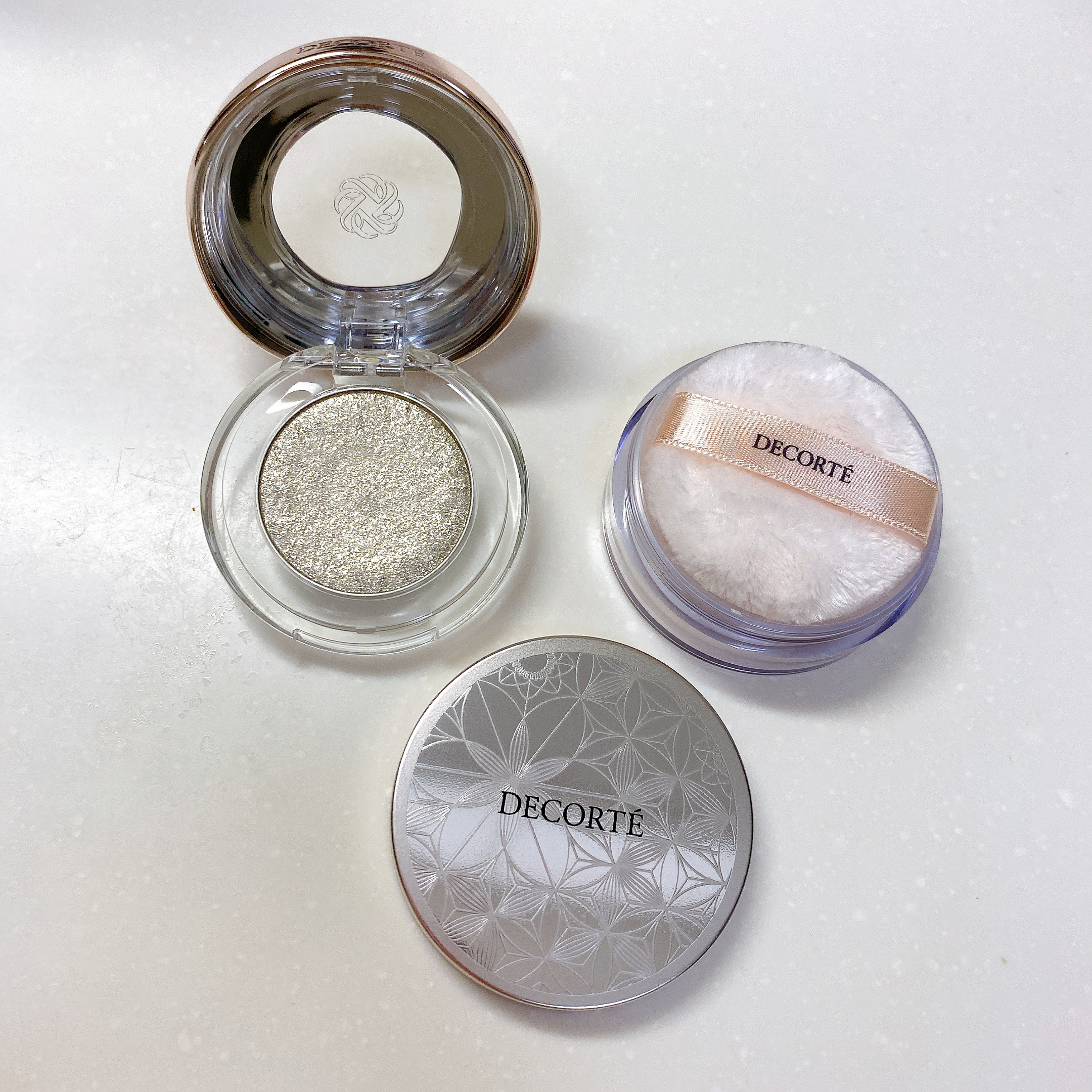 ダズリング ジェム 01 moon dew/DECORTÉ/単色アイシャドウを使ったクチコミ（3枚目）