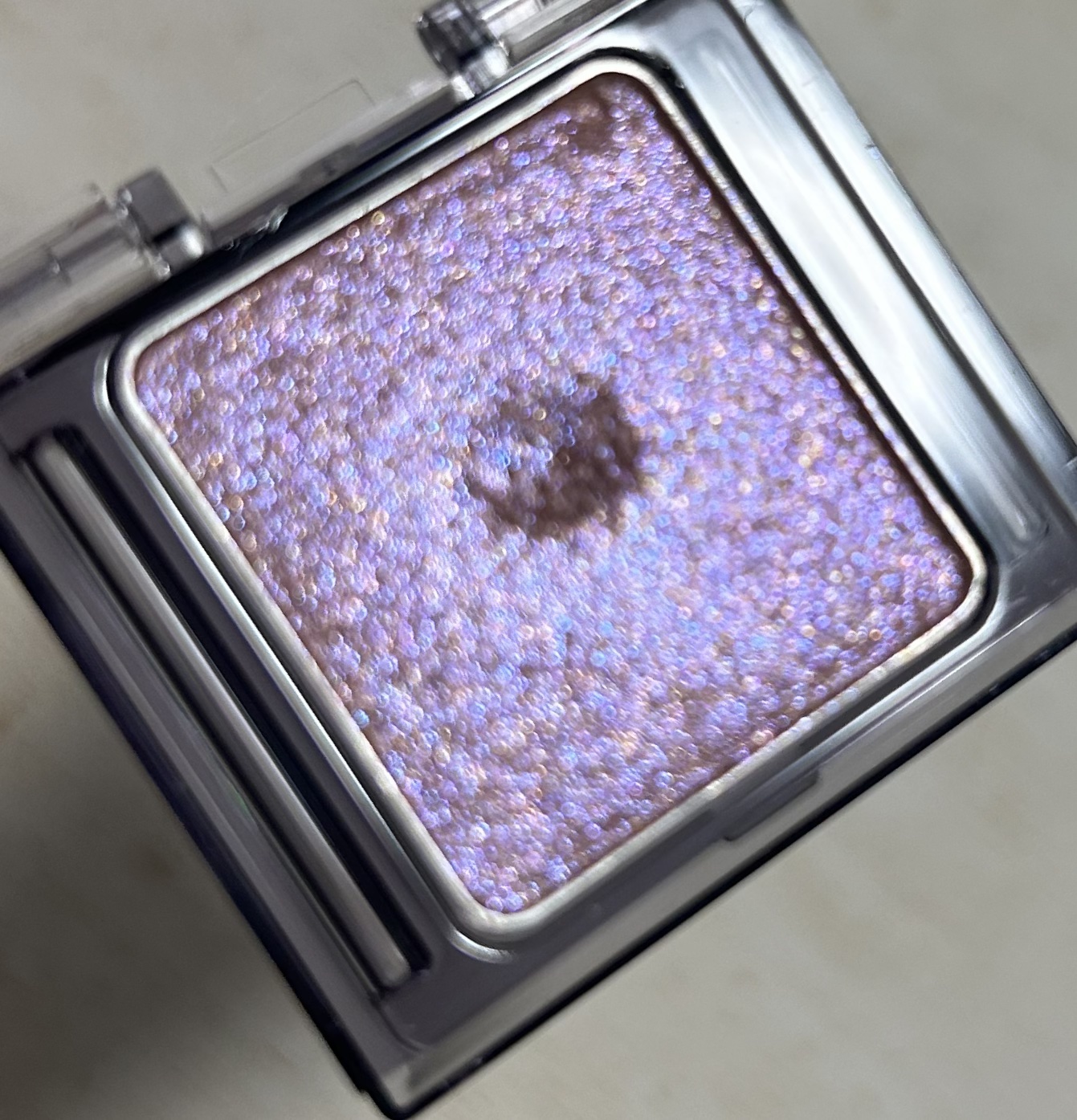  シアー グリッターアイズ/KiSS/単色アイシャドウを使ったクチコミ（3枚目）