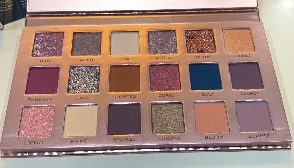 MAKEUP REVOLUTION REVOLUTION PRO NEW NEUTRAL BLUSHED PALETTEのクチコミ「
Revolution Beauty
REVOLUTION PRO 
NEW NEUTRAL .....」（1枚目）