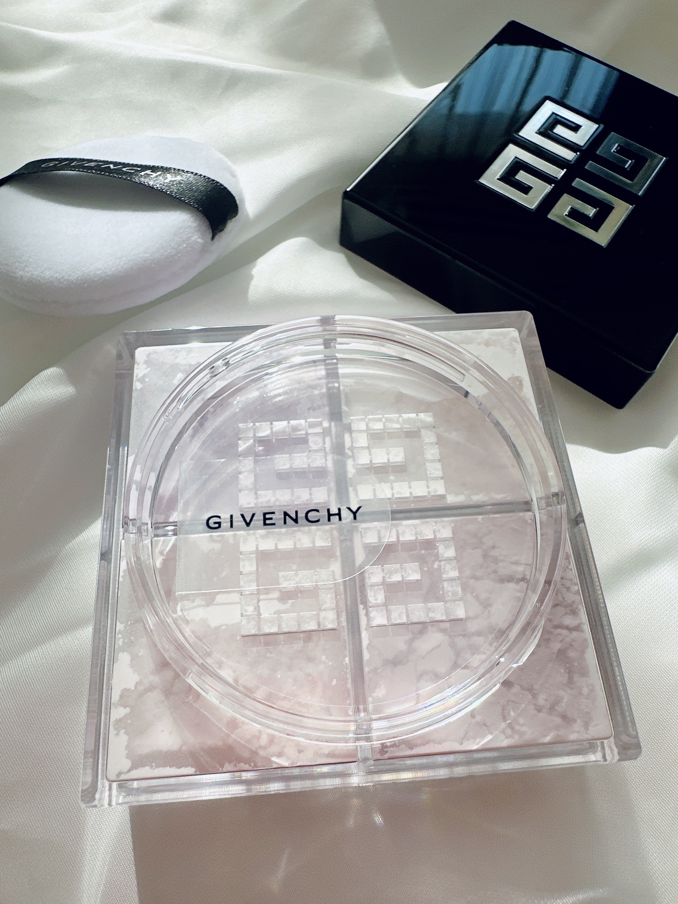 プリズム・リーブル/GIVENCHY/ルースパウダーを使ったクチコミ（3枚目）