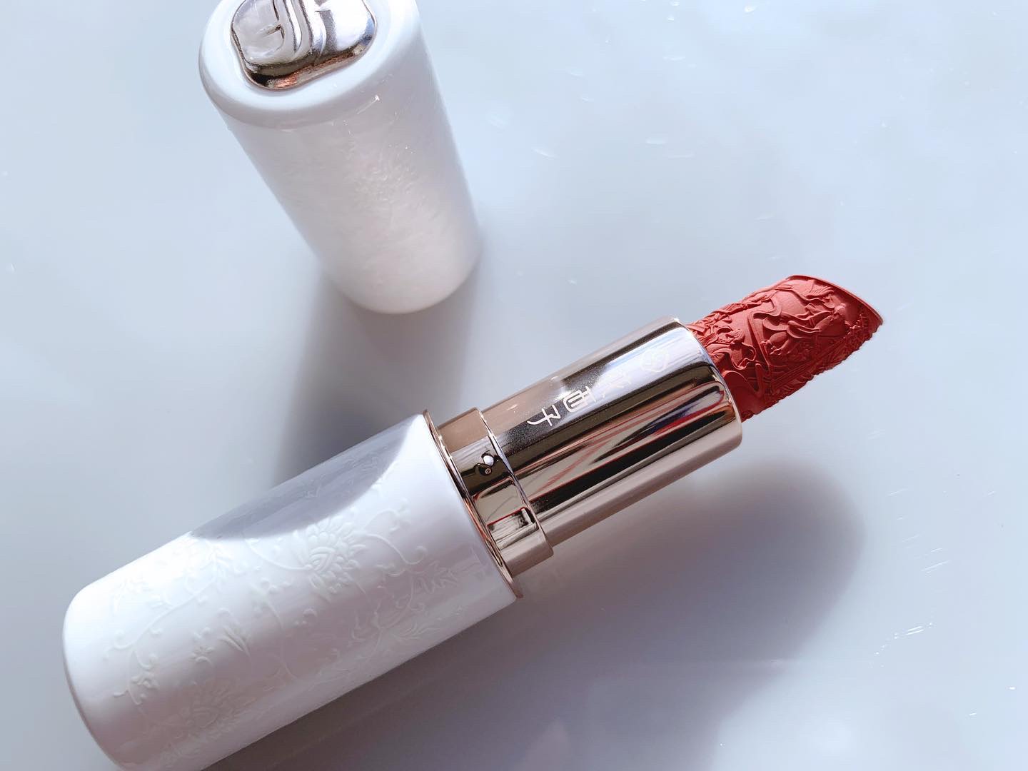 百花陶磁 彫刻リップ/花西子/口紅を使ったクチコミ（1枚目）