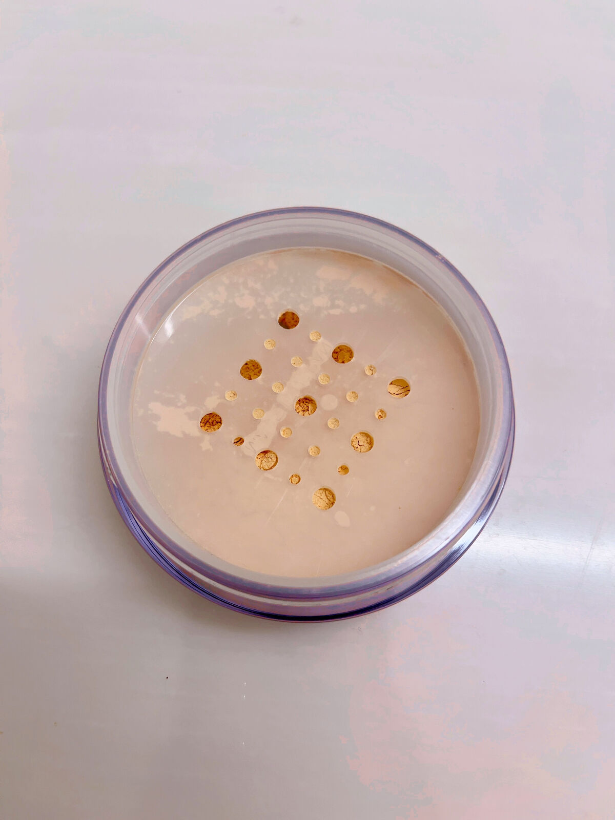 フィニッシングUVパウダー クール/チャコット・コスメティクス/ルースパウダーを使ったクチコミ（3枚目）