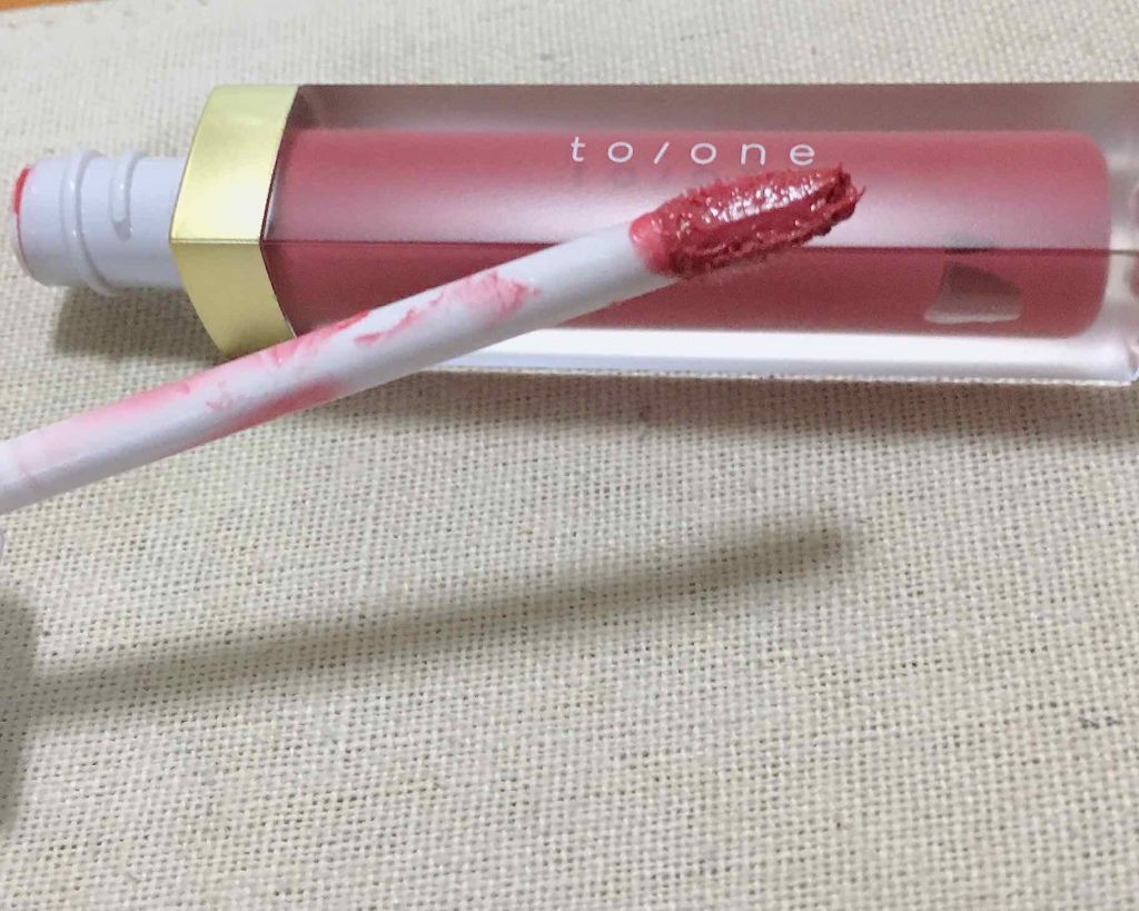トーン ペタル エッセンス カラー バター/to/one/リップグロスを使ったクチコミ(2枚目)